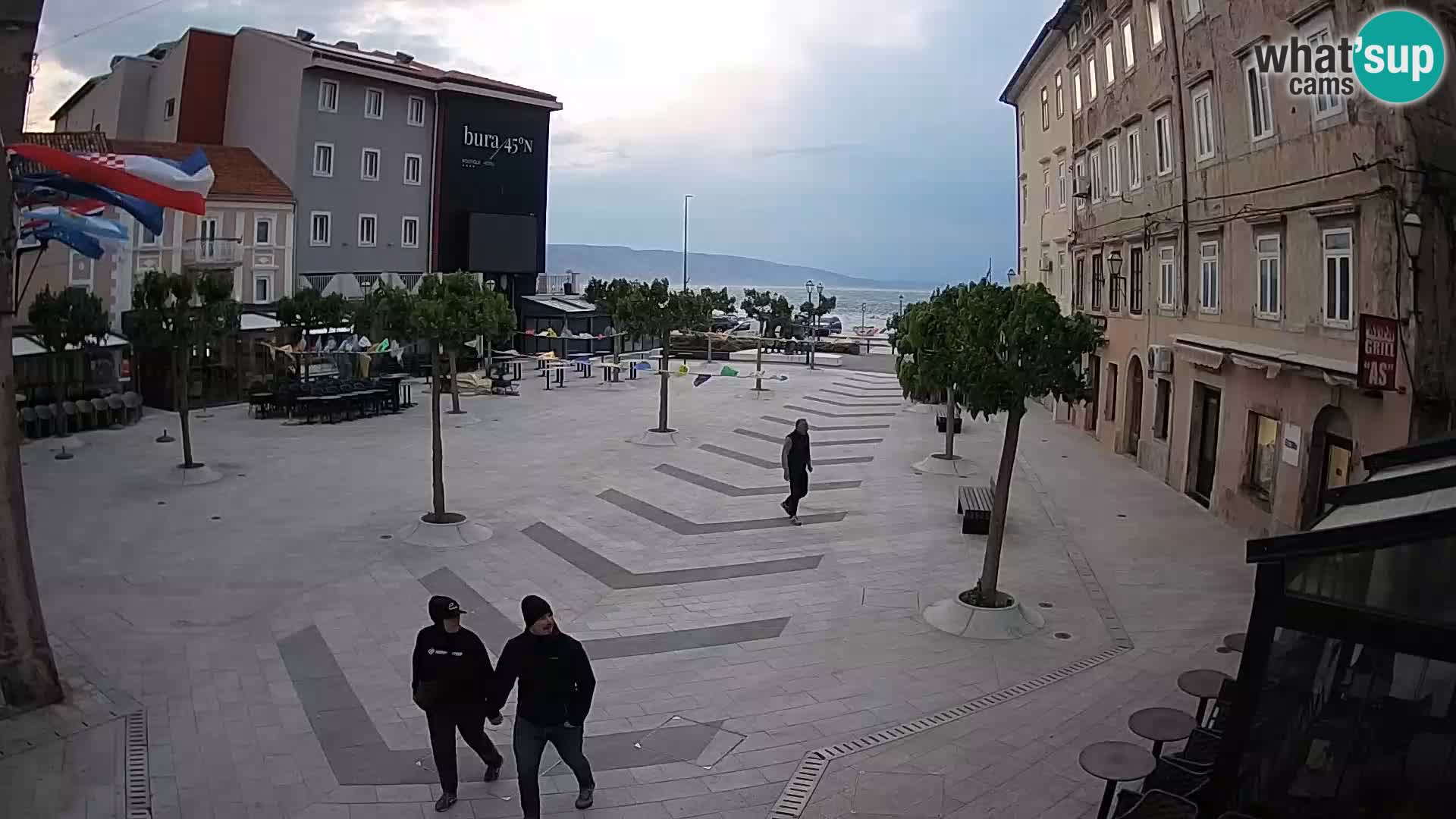 Centar grada Senja – Pavlinski trg – web kamere Dalmacija