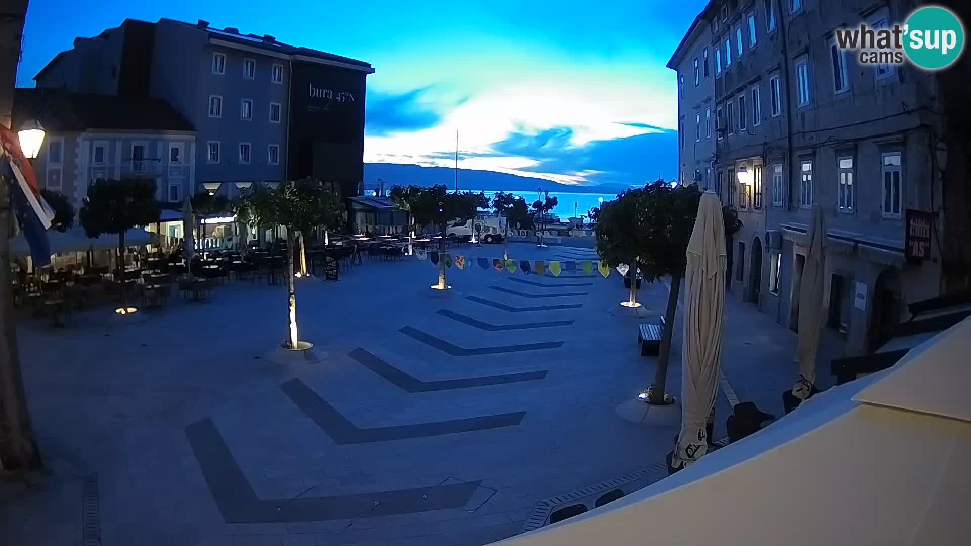 Centar grada Senja – Pavlinski trg – web kamere Dalmacija