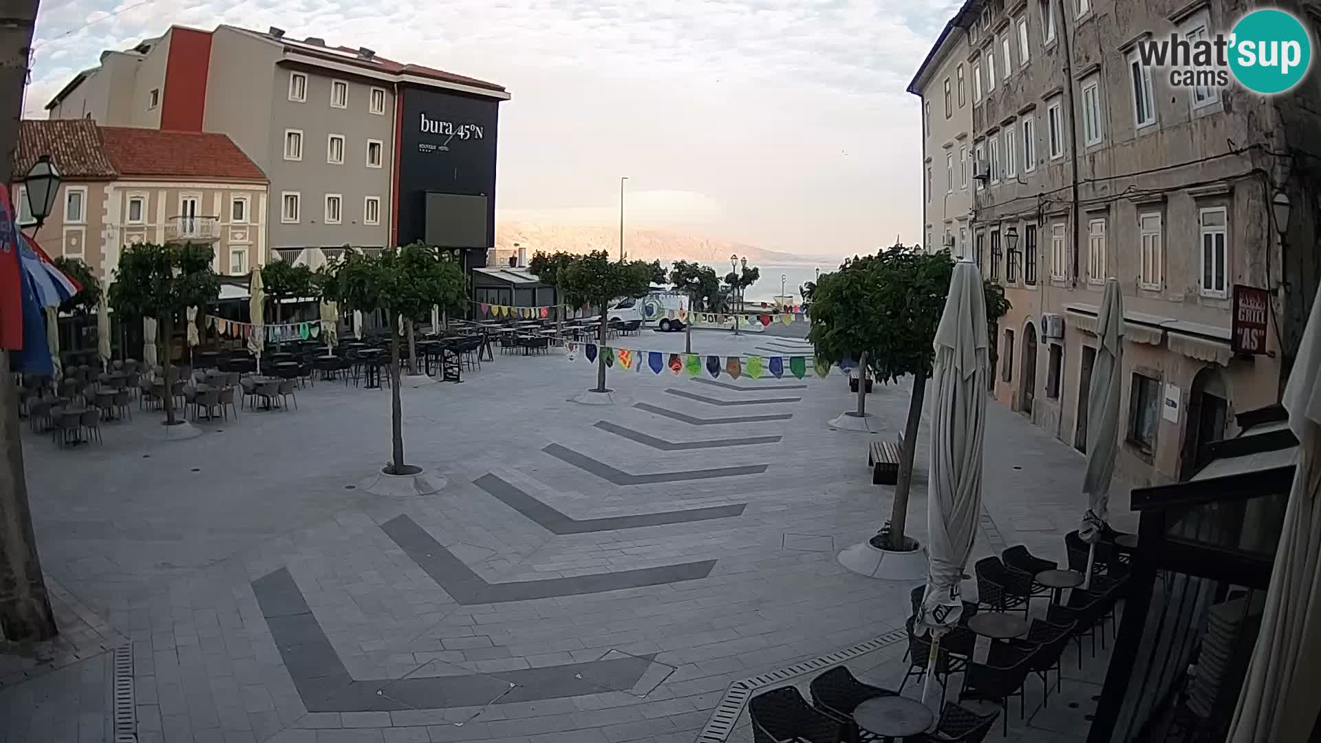Centar grada Senja – Pavlinski trg – web kamere Dalmacija