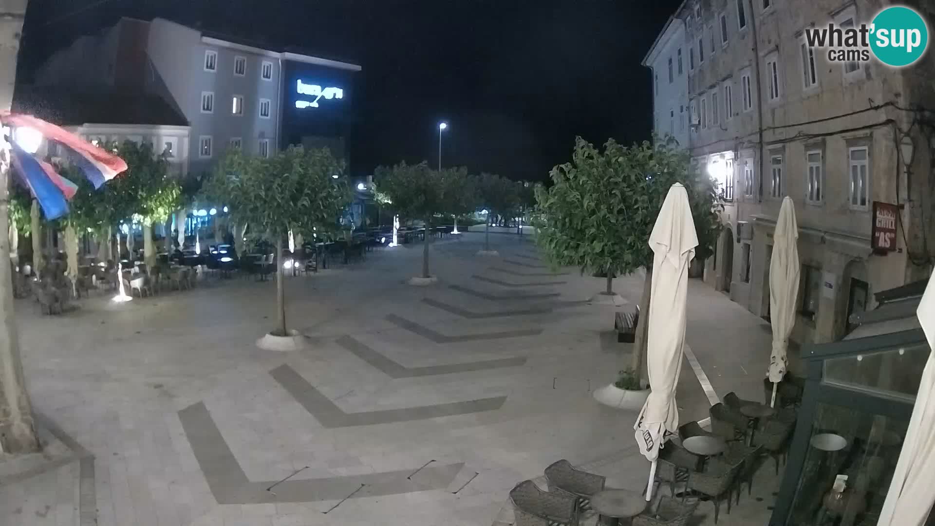 Centar grada Senja – Pavlinski trg – web kamere Dalmacija