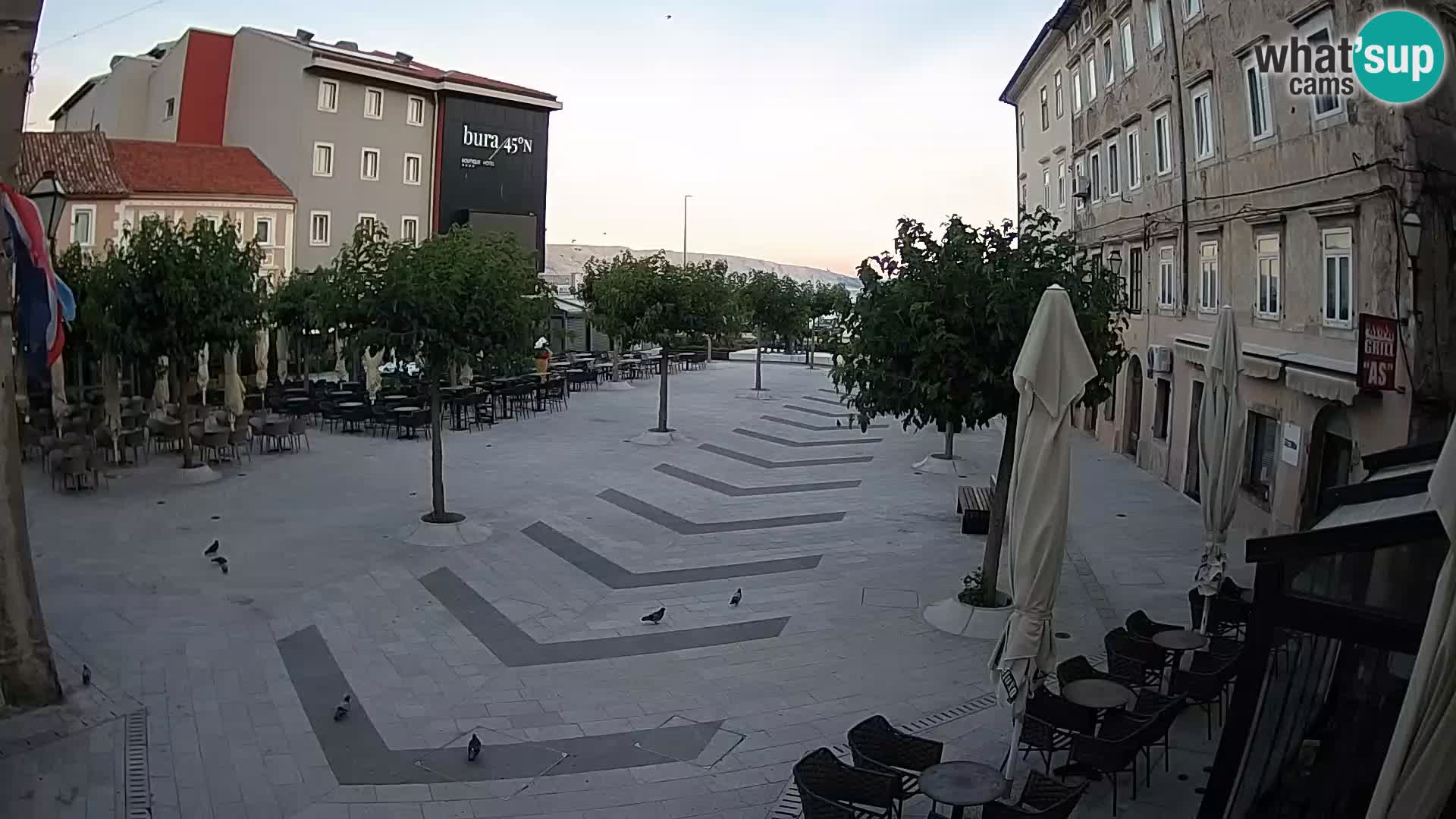 Centar grada Senja – Pavlinski trg – web kamere Dalmacija
