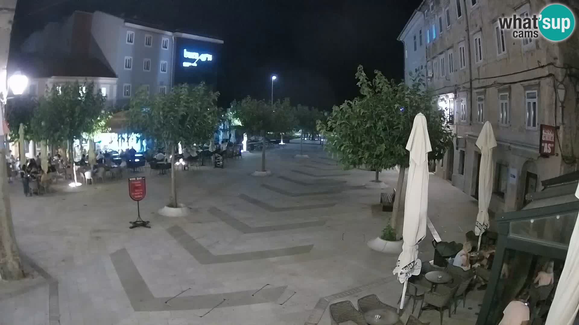Centar grada Senja – Pavlinski trg – web kamere Dalmacija