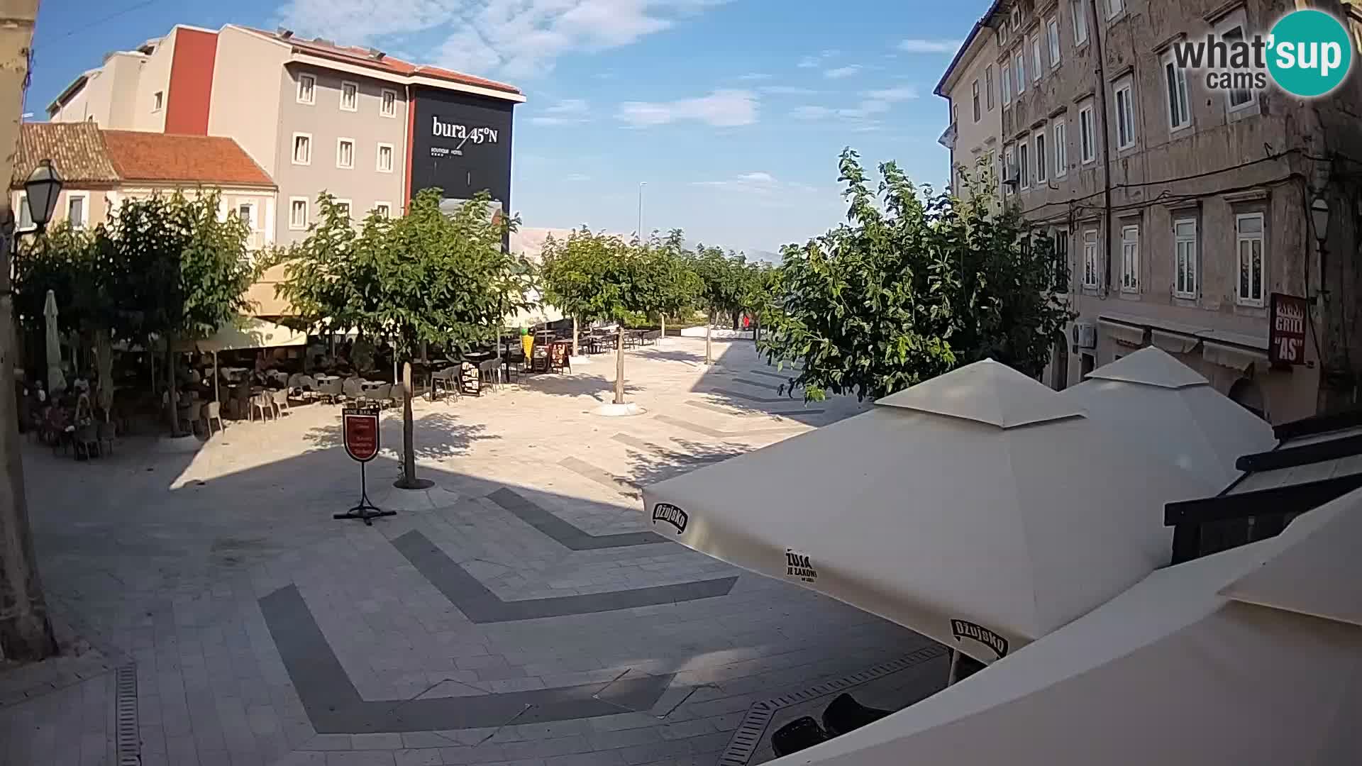 Centar grada Senja – Pavlinski trg – web kamere Dalmacija