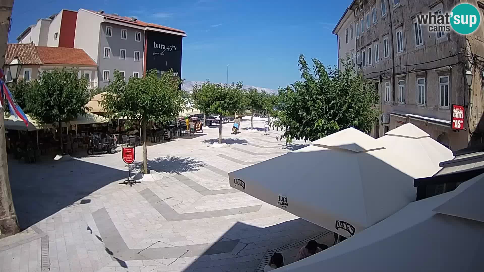 Center mesta Senj – Pavlinski trg – spletne kamere Dalmacija