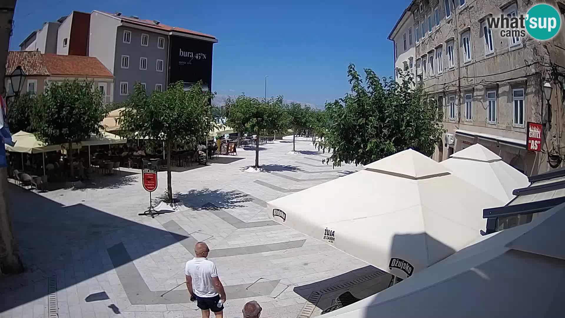 Center mesta Senj – Pavlinski trg – spletne kamere Dalmacija