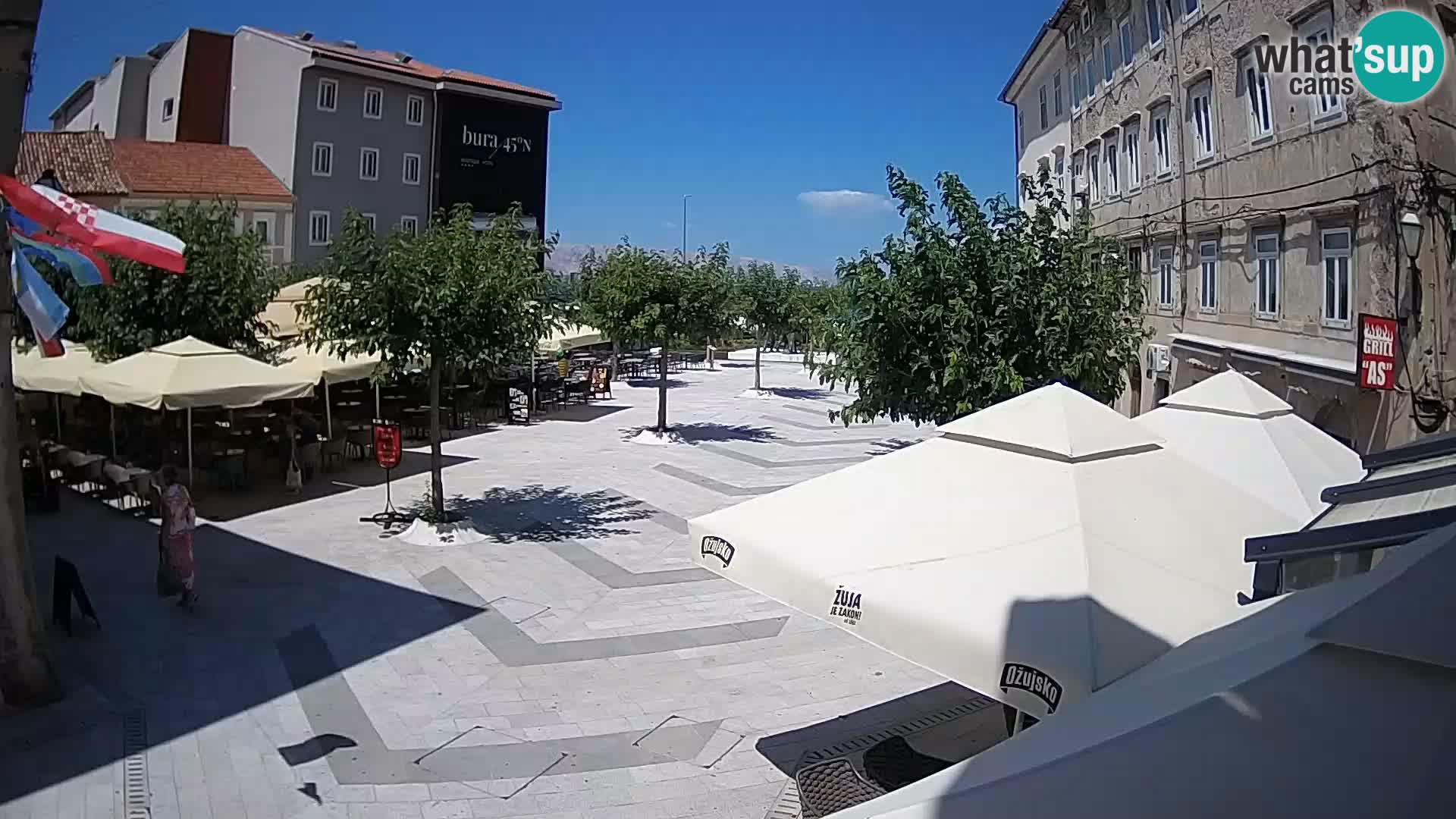 Centar grada Senja – Pavlinski trg – web kamere Dalmacija