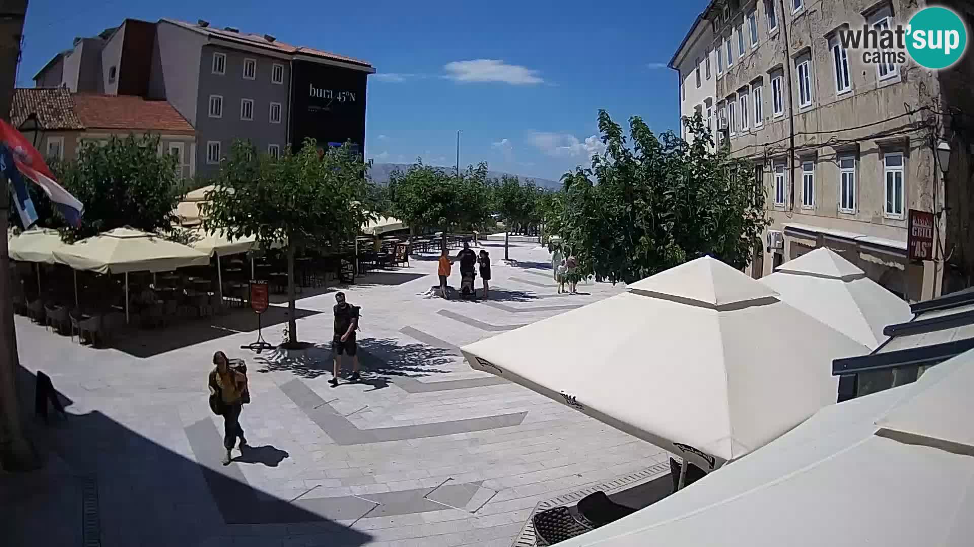 Centar grada Senja – Pavlinski trg – web kamere Dalmacija