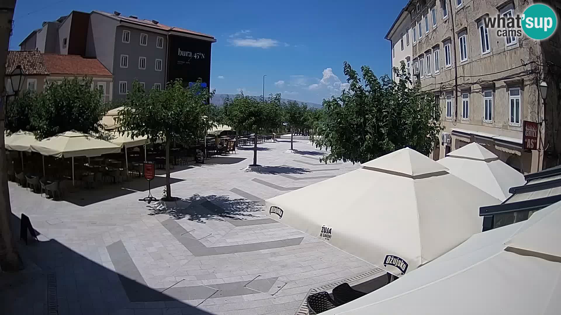 Centar grada Senja – Pavlinski trg – web kamere Dalmacija