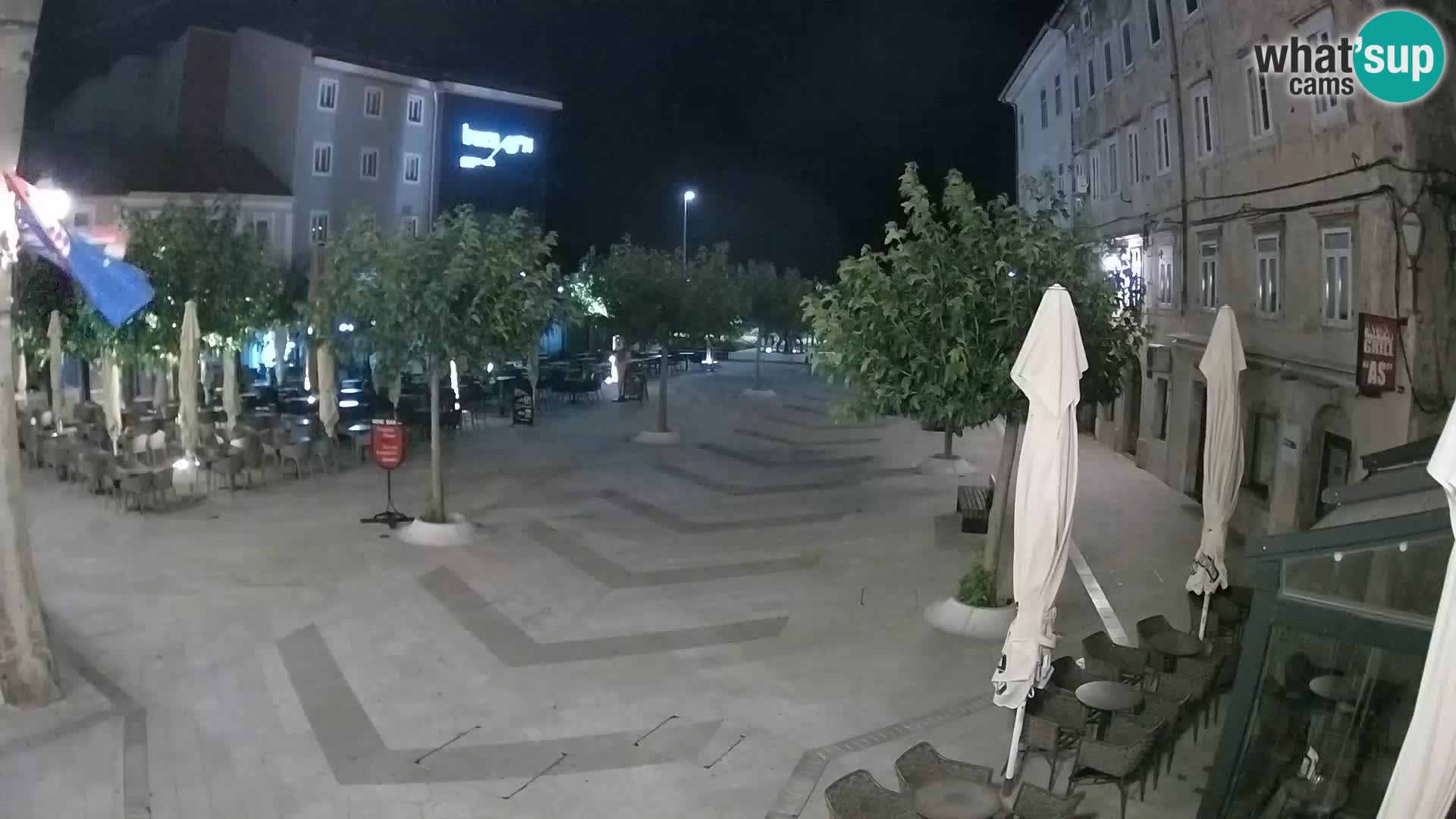 Centar grada Senja – Pavlinski trg – web kamere Dalmacija