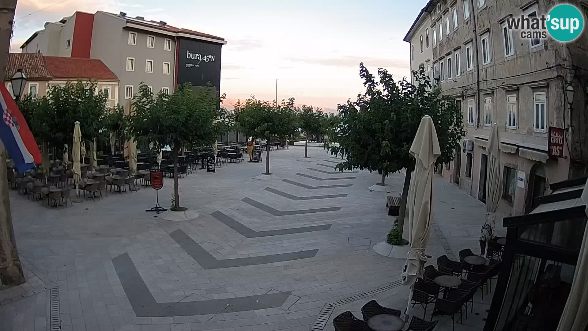 Center mesta Senj – Pavlinski trg – spletne kamere Dalmacija