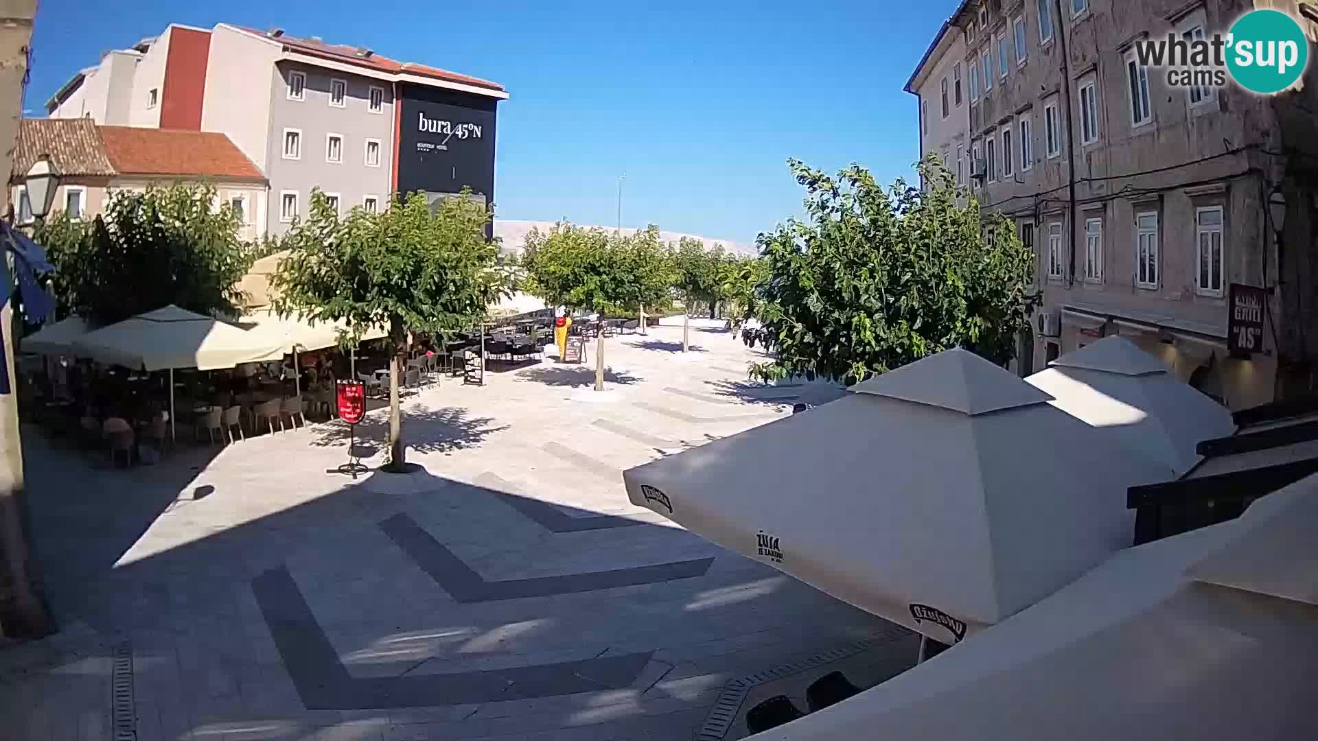 Center mesta Senj – Pavlinski trg – spletne kamere Dalmacija