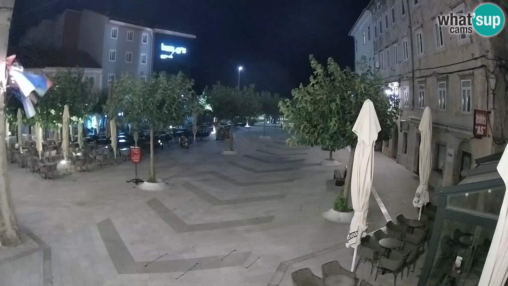 Centar grada Senja – Pavlinski trg – web kamere Dalmacija