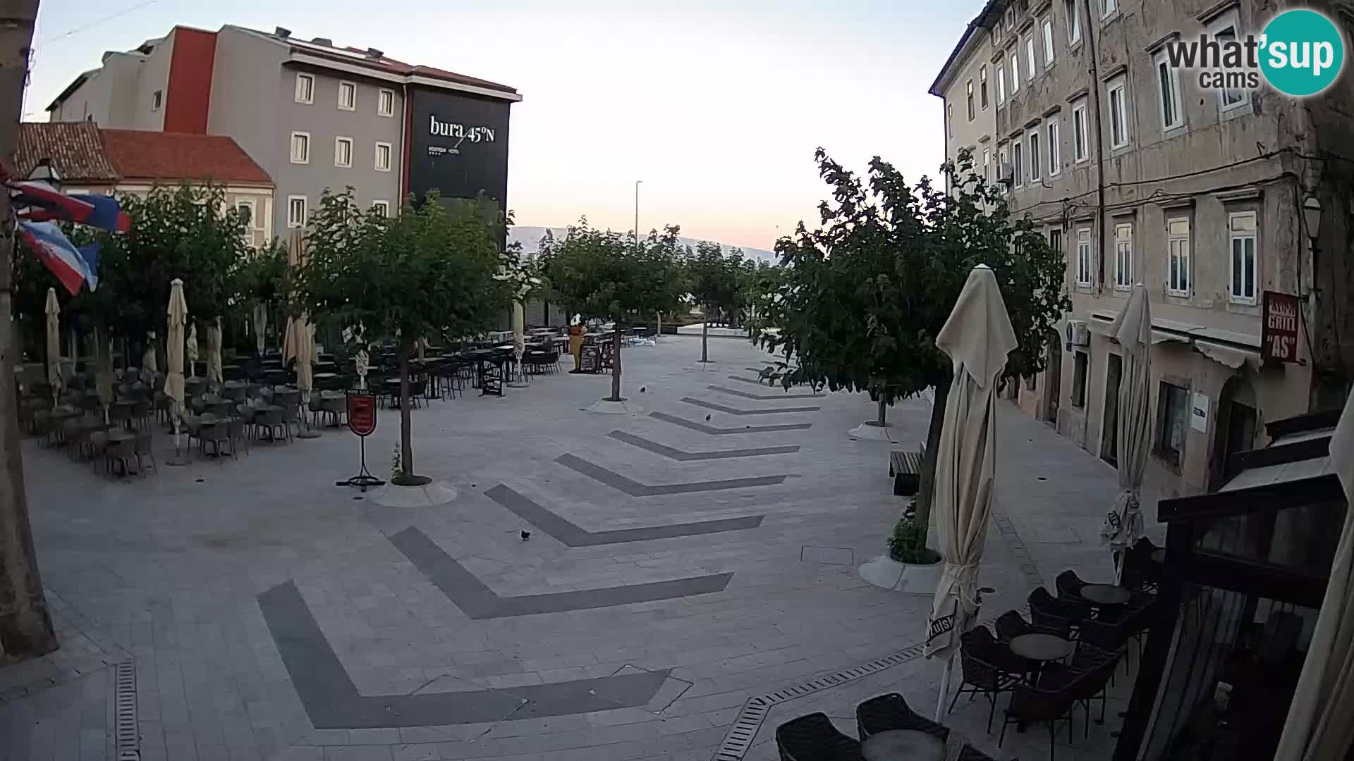 Centar grada Senja – Pavlinski trg – web kamere Dalmacija
