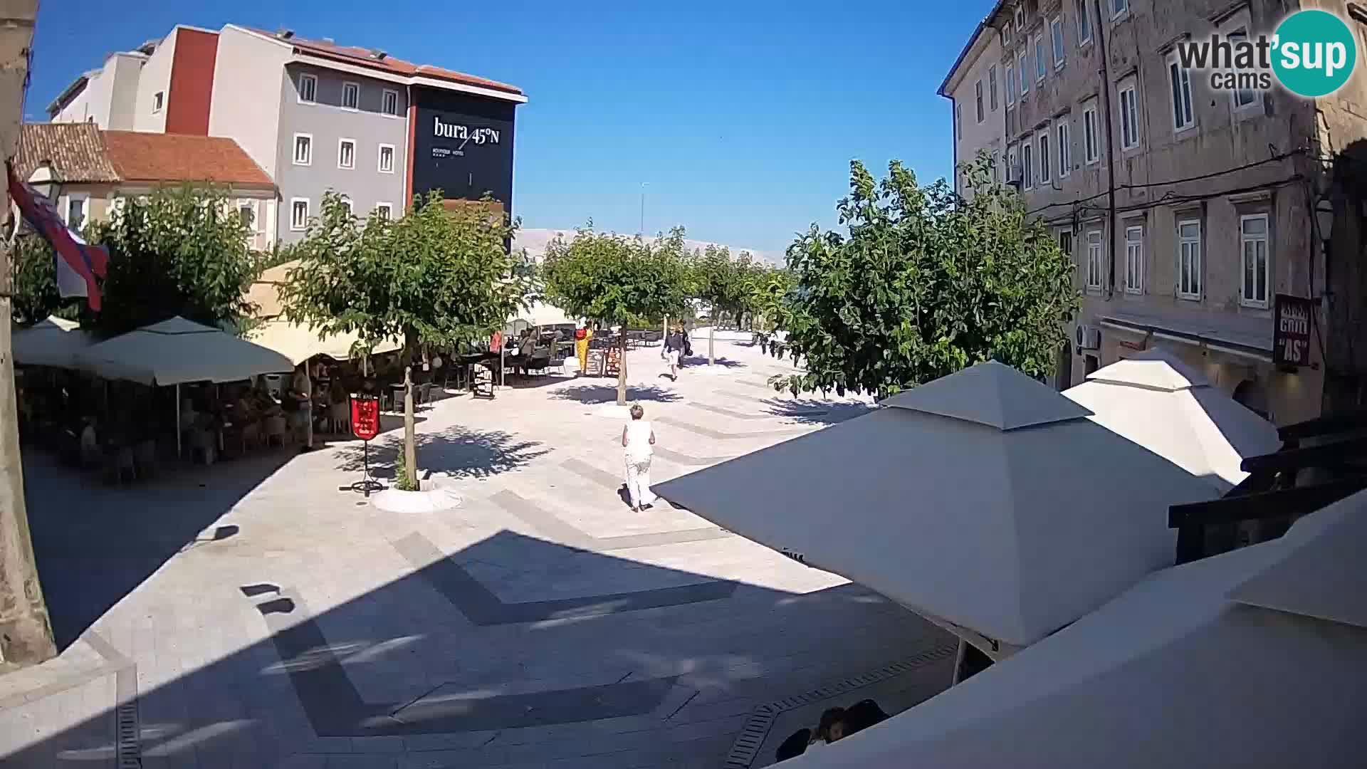 Centar grada Senja – Pavlinski trg – web kamere Dalmacija