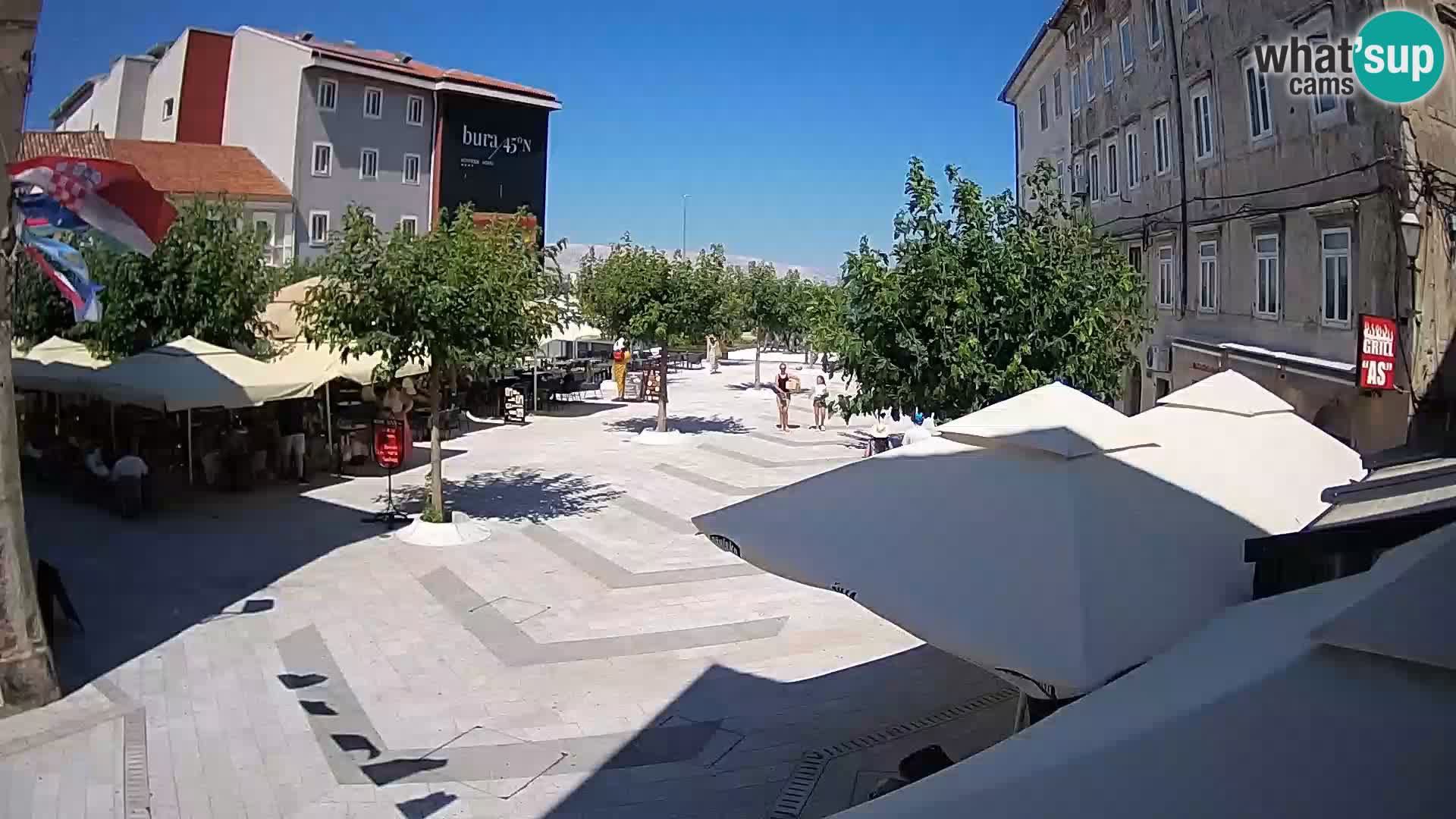 Zentrum der Stadt Senj – Pavlin platz – Live Cam Dalmatia