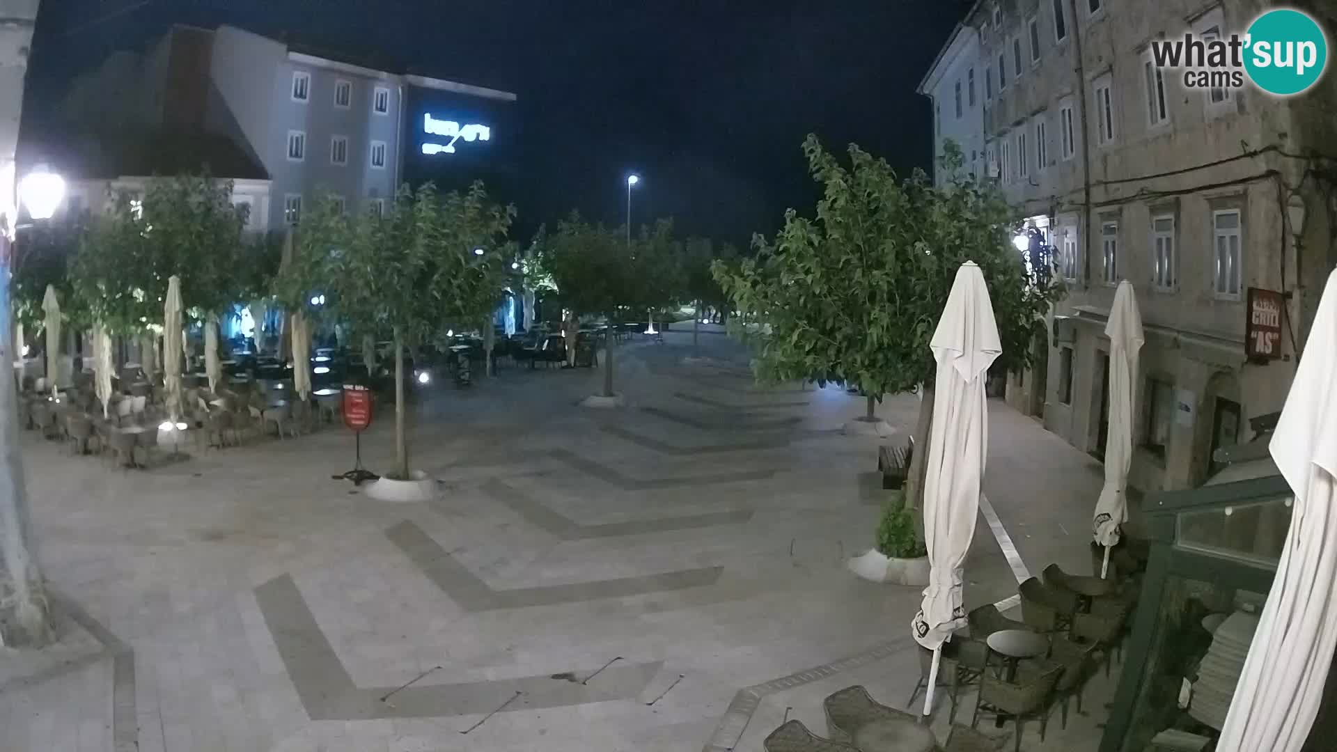 Centar grada Senja – Pavlinski trg – web kamere Dalmacija