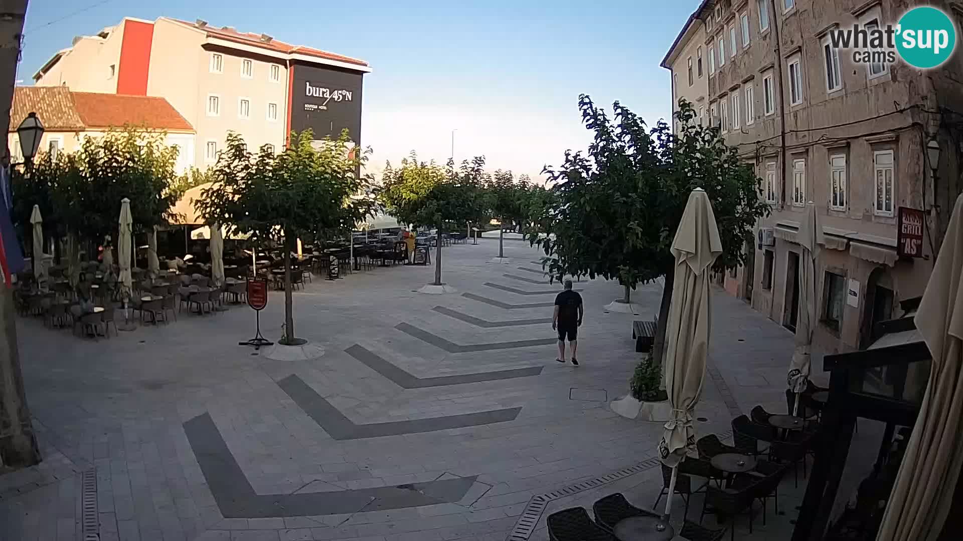 Centar grada Senja – Pavlinski trg – web kamere Dalmacija