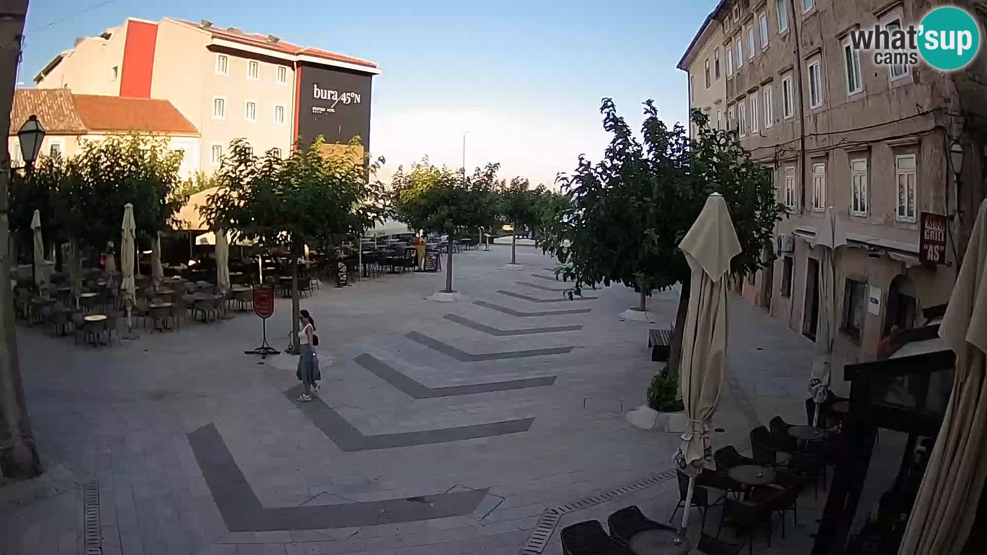 Centar grada Senja – Pavlinski trg – web kamere Dalmacija