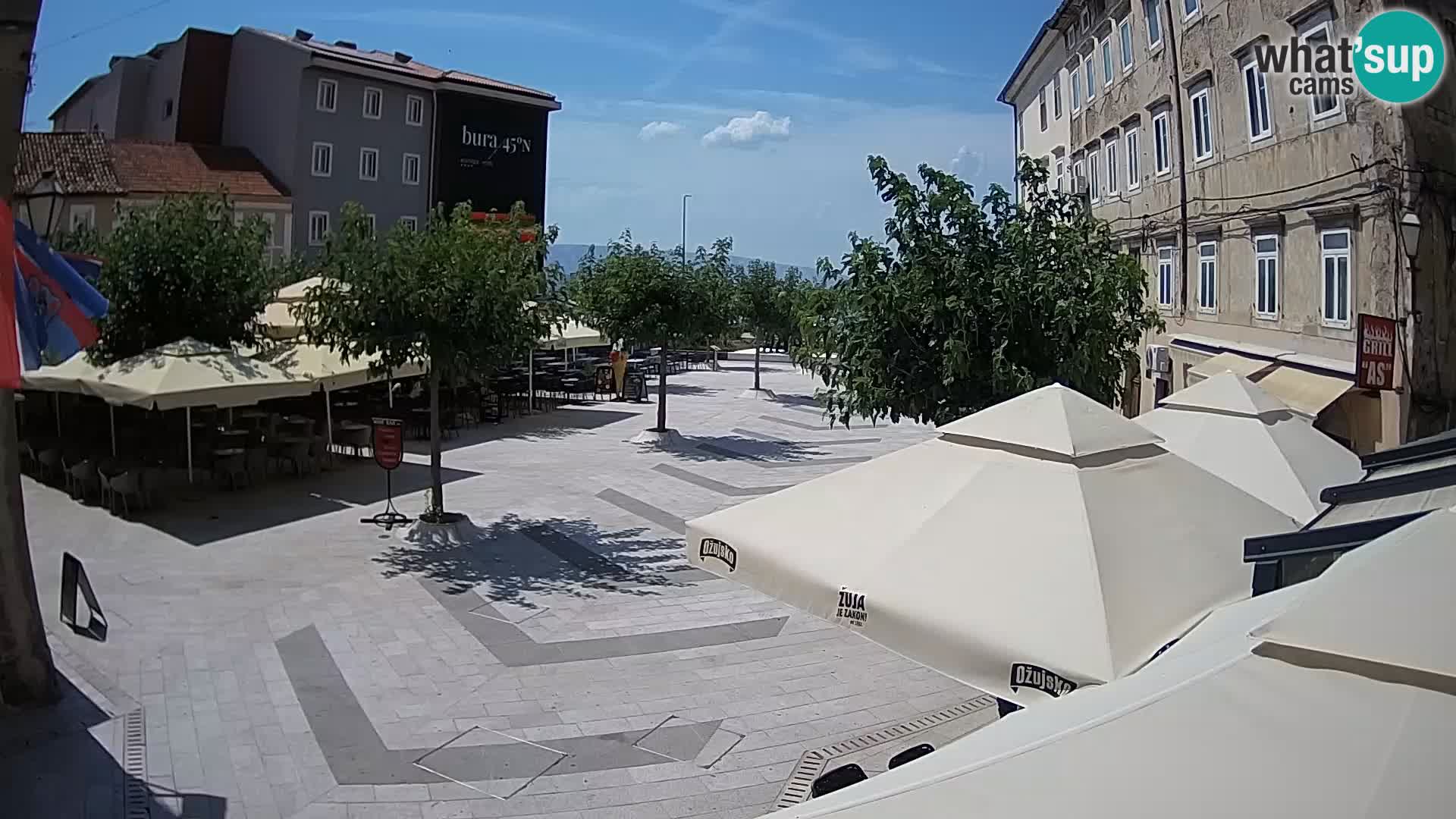 Centar grada Senja – Pavlinski trg – web kamere Dalmacija