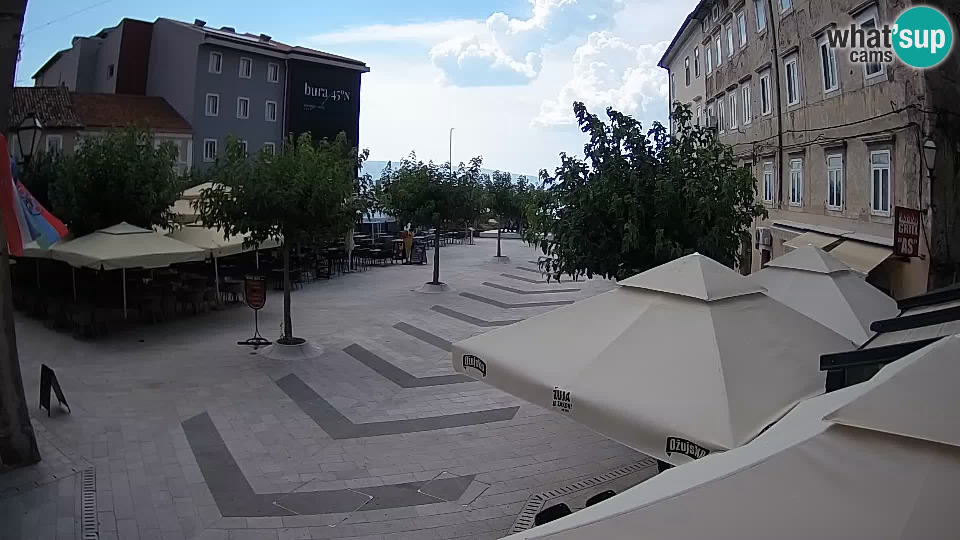 Centar grada Senja – Pavlinski trg – web kamere Dalmacija