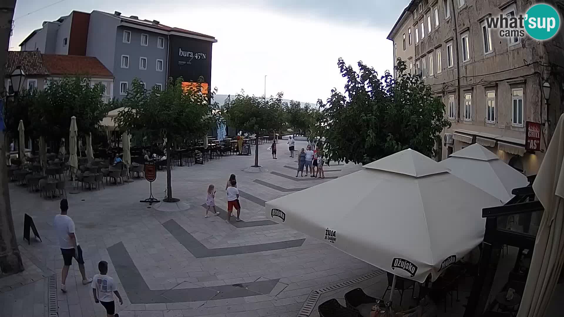 Centar grada Senja – Pavlinski trg – web kamere Dalmacija