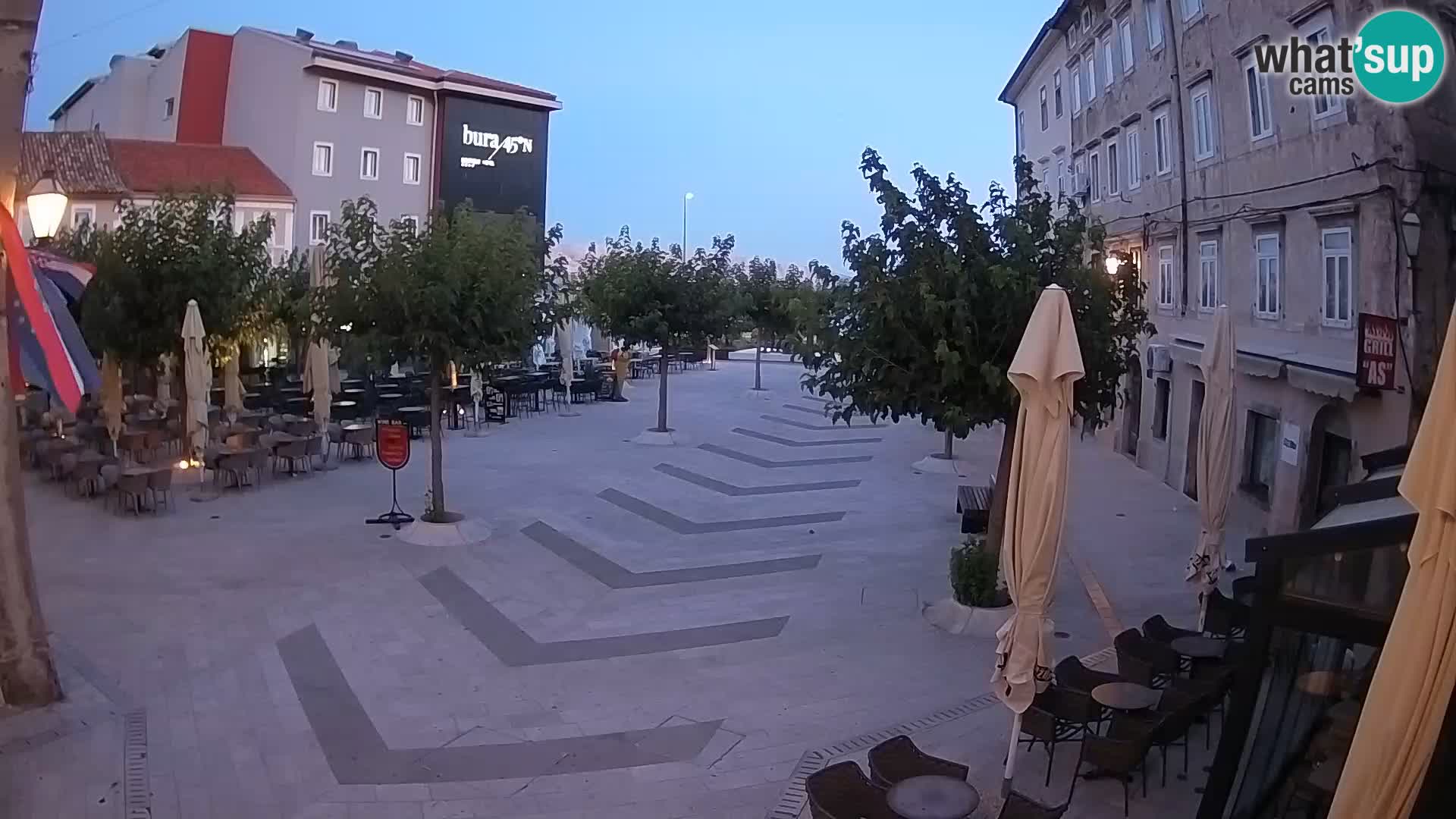 Centar grada Senja – Pavlinski trg – web kamere Dalmacija