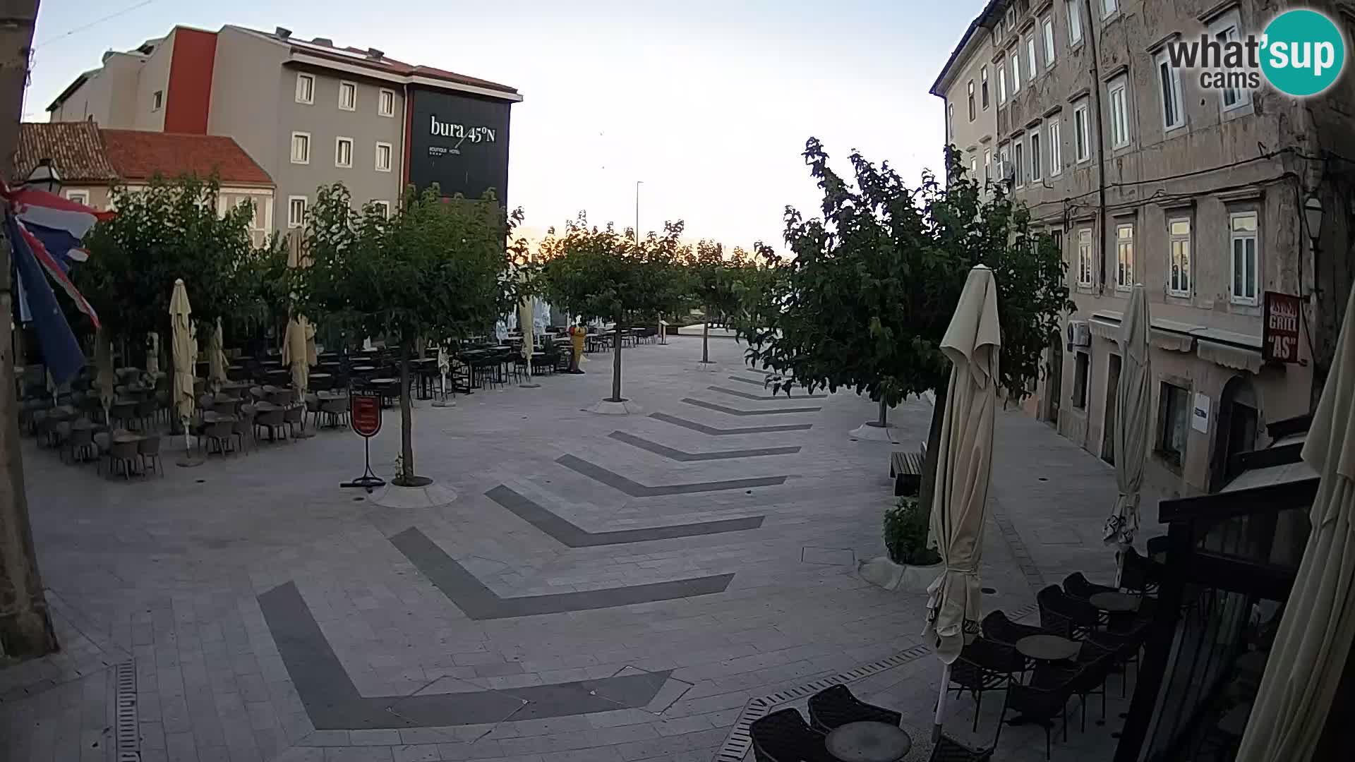 Center mesta Senj – Pavlinski trg – spletne kamere Dalmacija