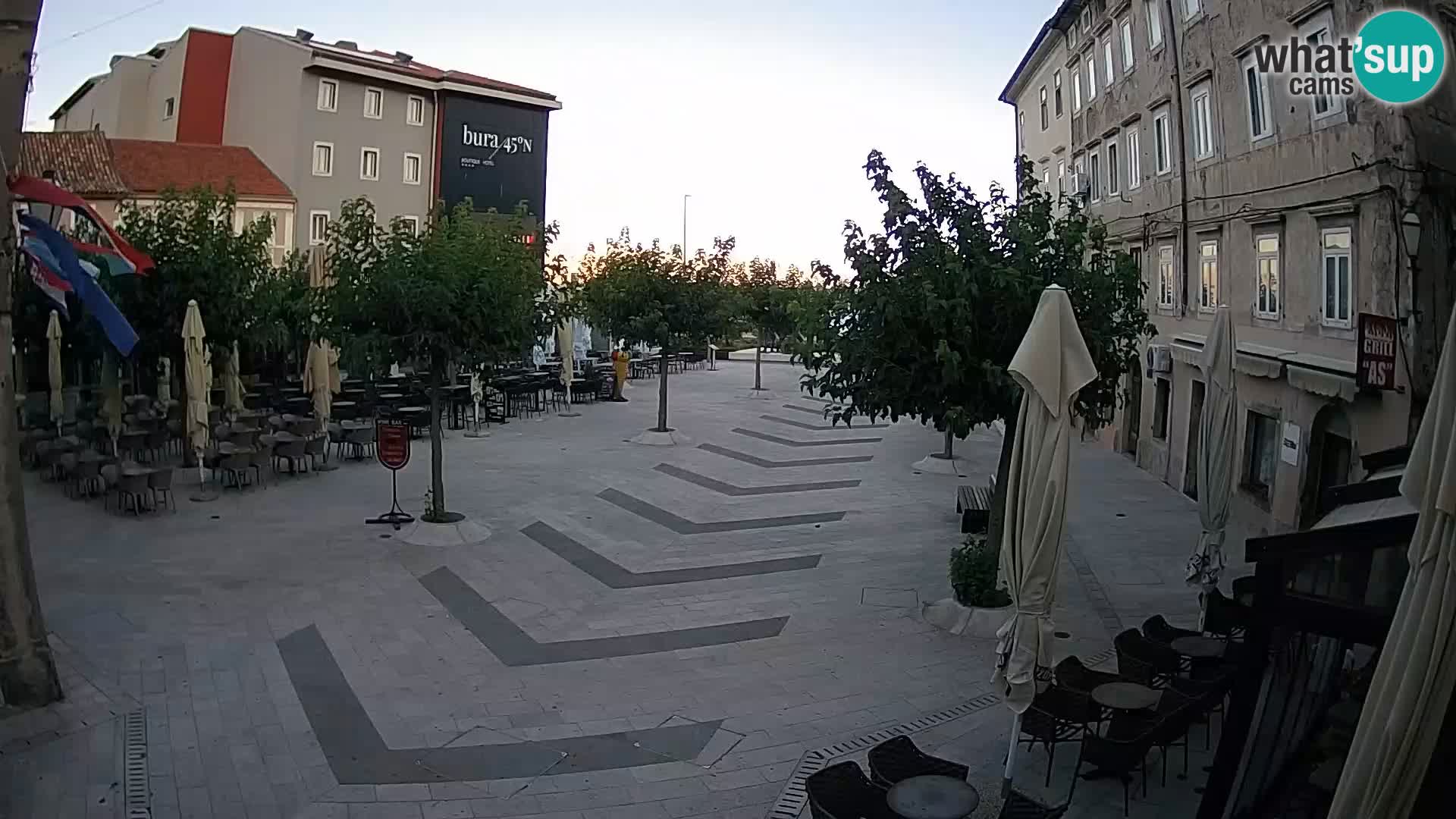 Centar grada Senja – Pavlinski trg – web kamere Dalmacija