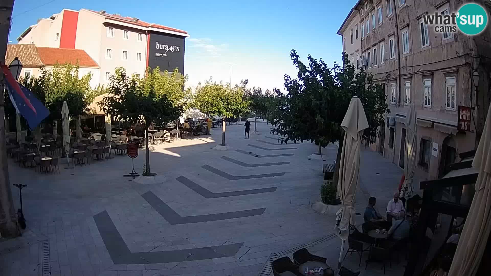 Centar grada Senja – Pavlinski trg – web kamere Dalmacija