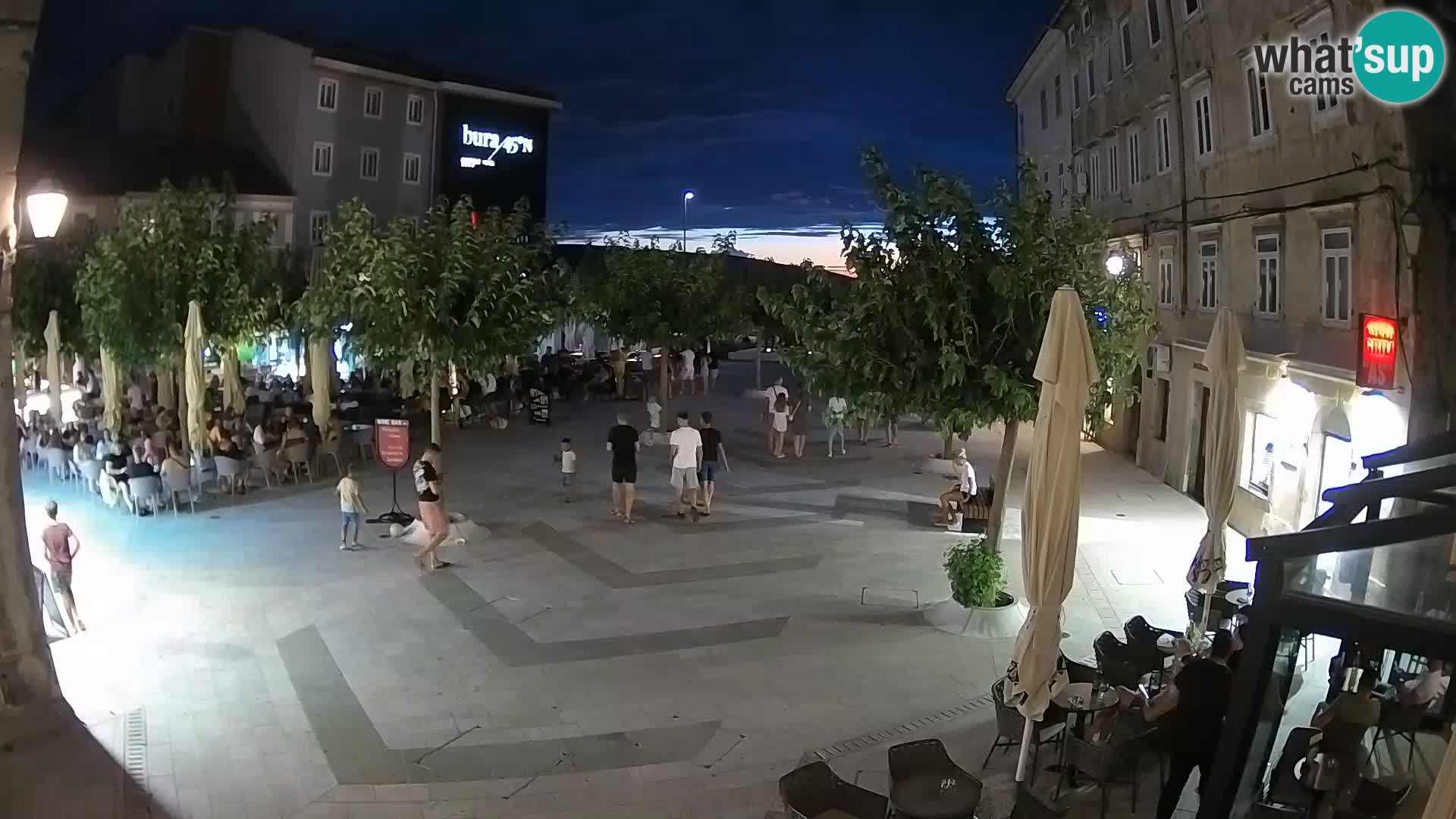 Centar grada Senja – Pavlinski trg – web kamere Dalmacija