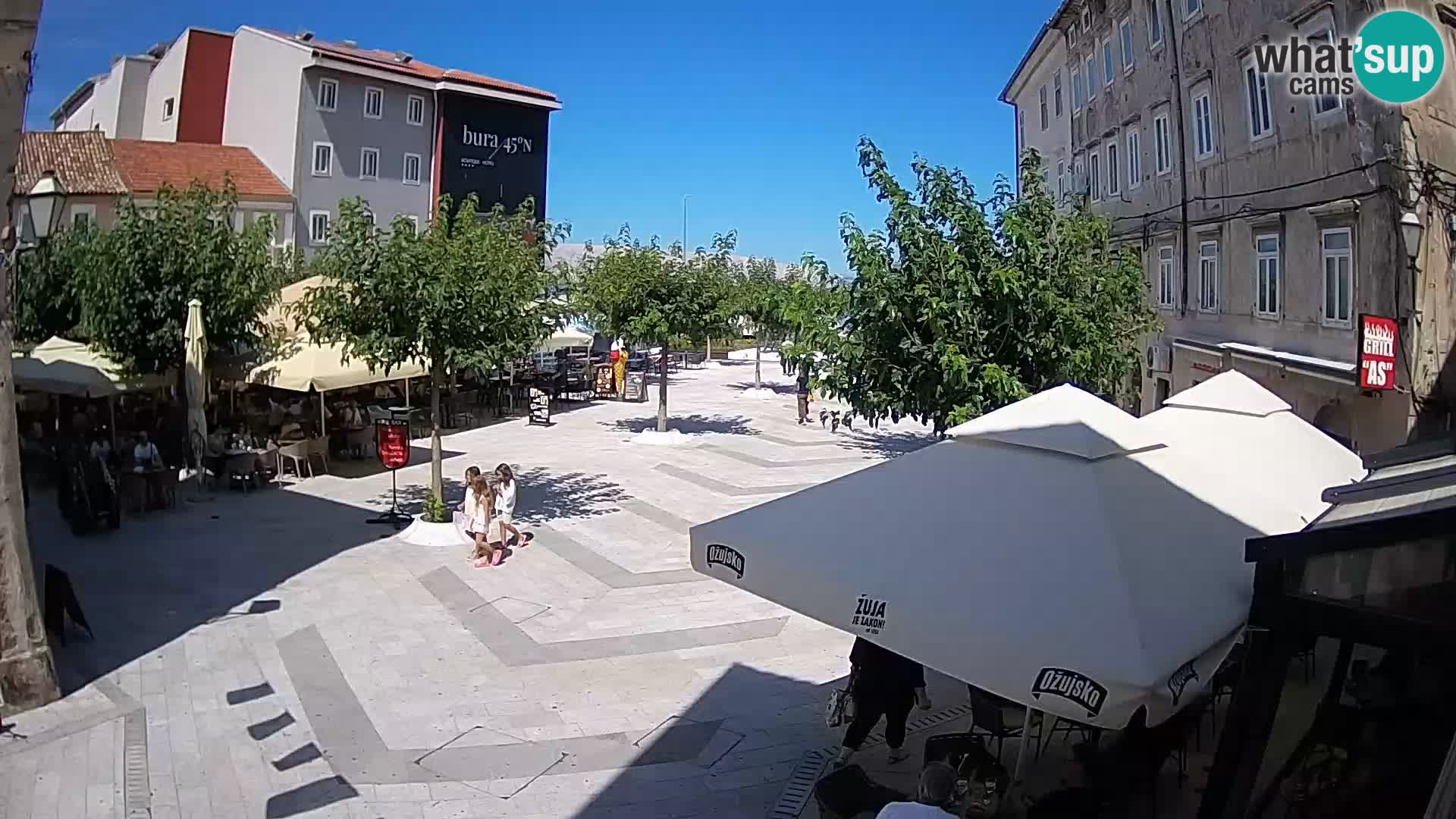 Center mesta Senj – Pavlinski trg – spletne kamere Dalmacija