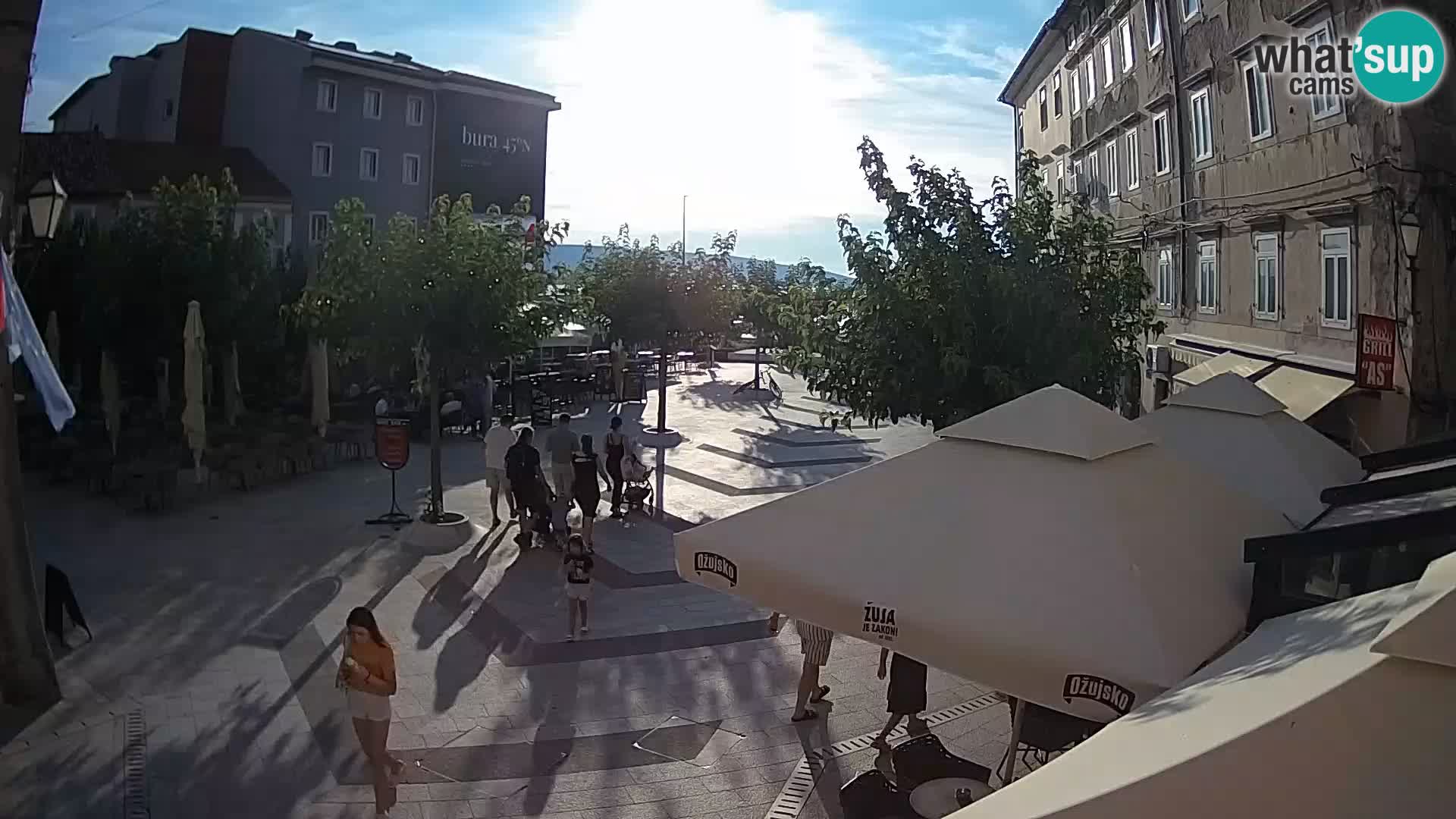 Centar grada Senja – Pavlinski trg – web kamere Dalmacija
