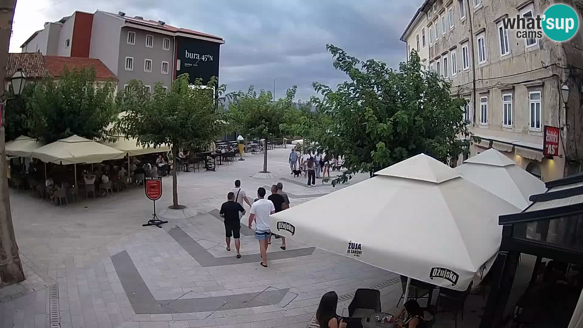 Center mesta Senj – Pavlinski trg – spletne kamere Dalmacija