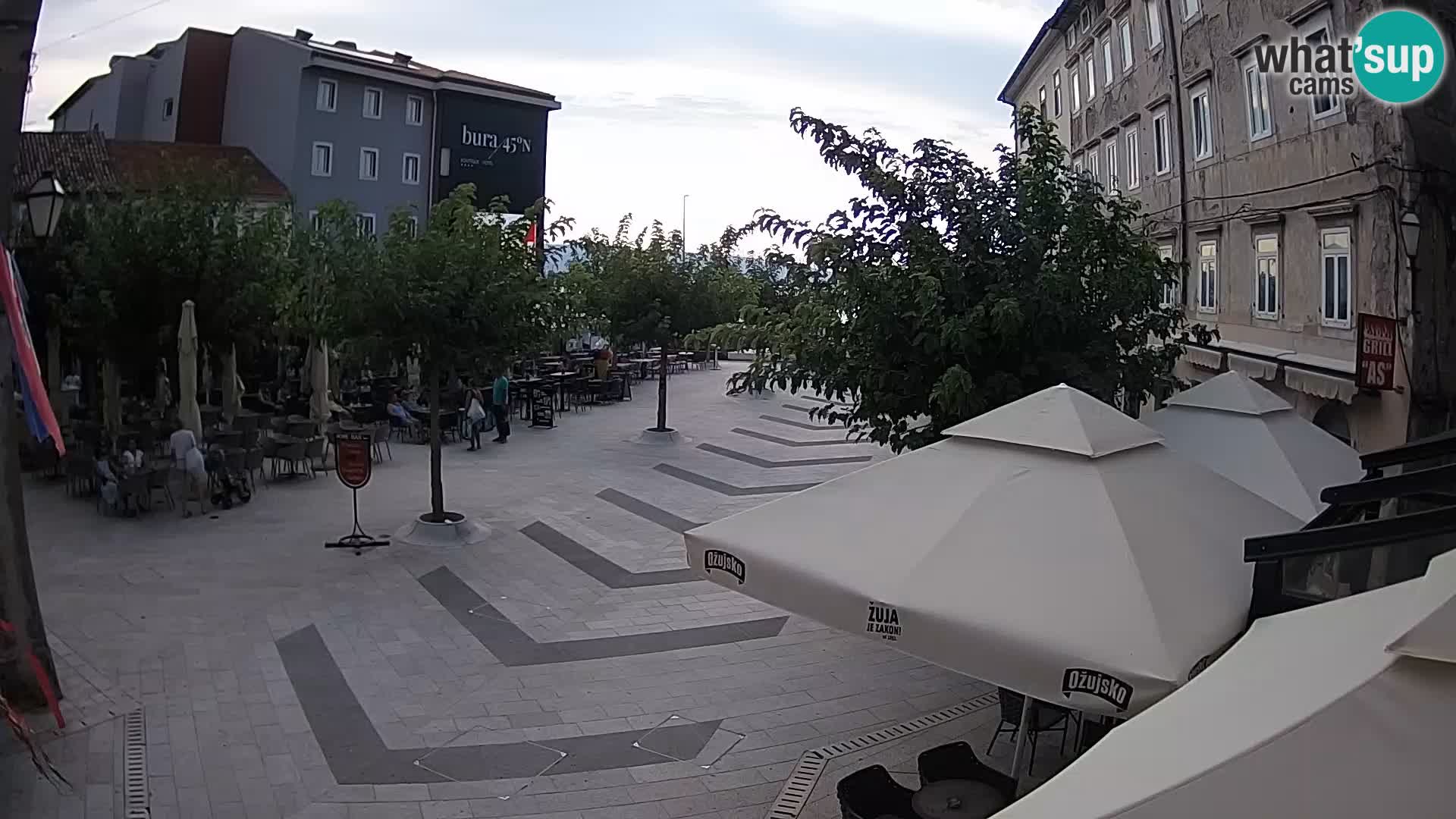 Centar grada Senja – Pavlinski trg – web kamere Dalmacija