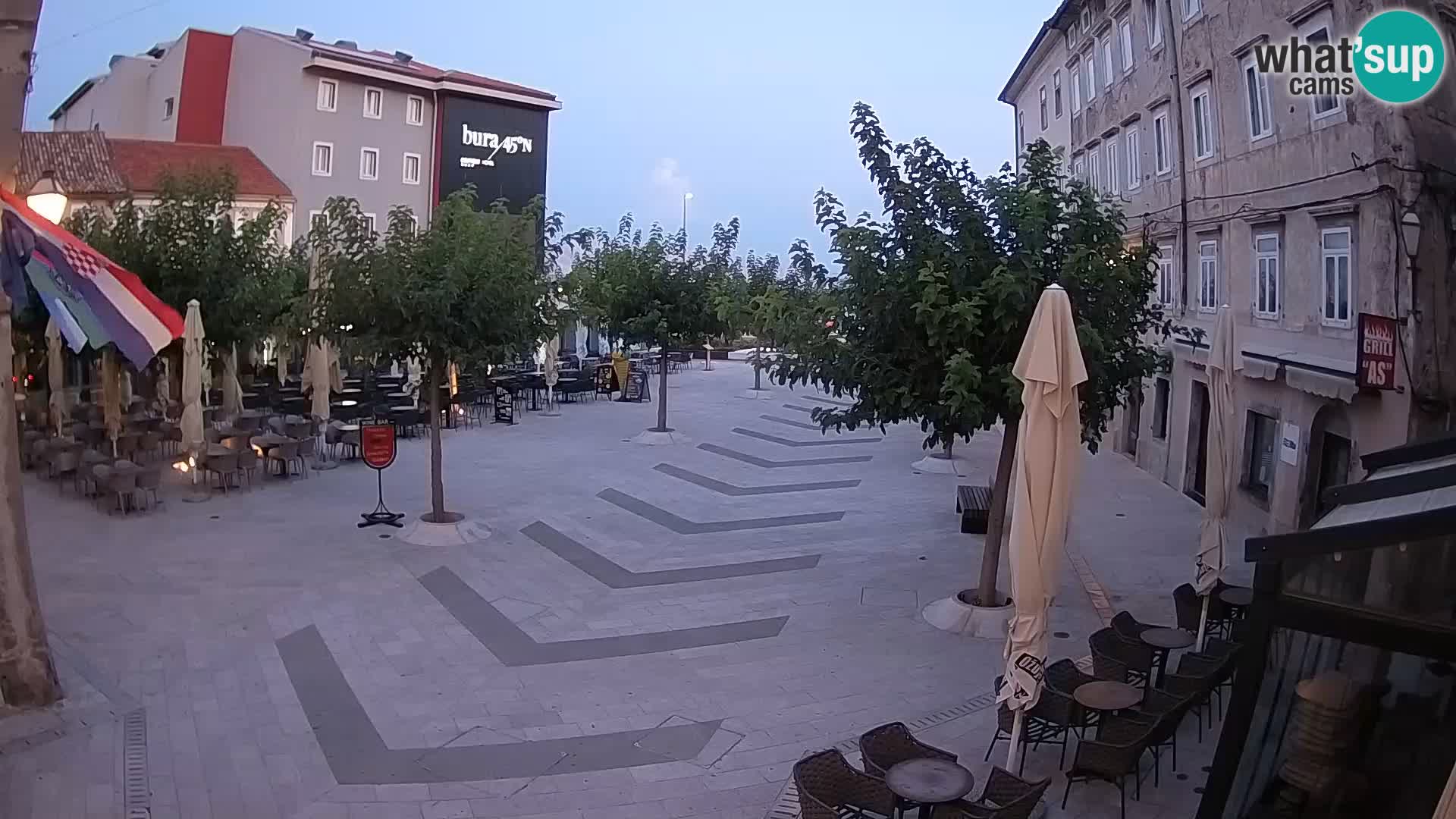 Centar grada Senja – Pavlinski trg – web kamere Dalmacija