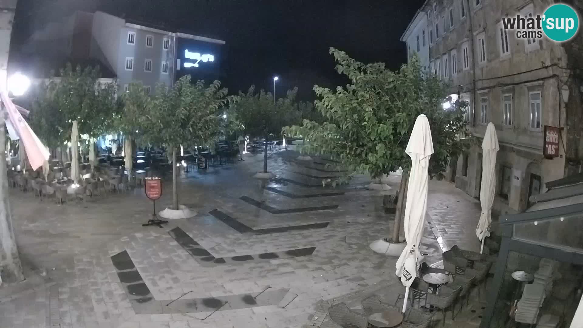 Centar grada Senja – Pavlinski trg – web kamere Dalmacija