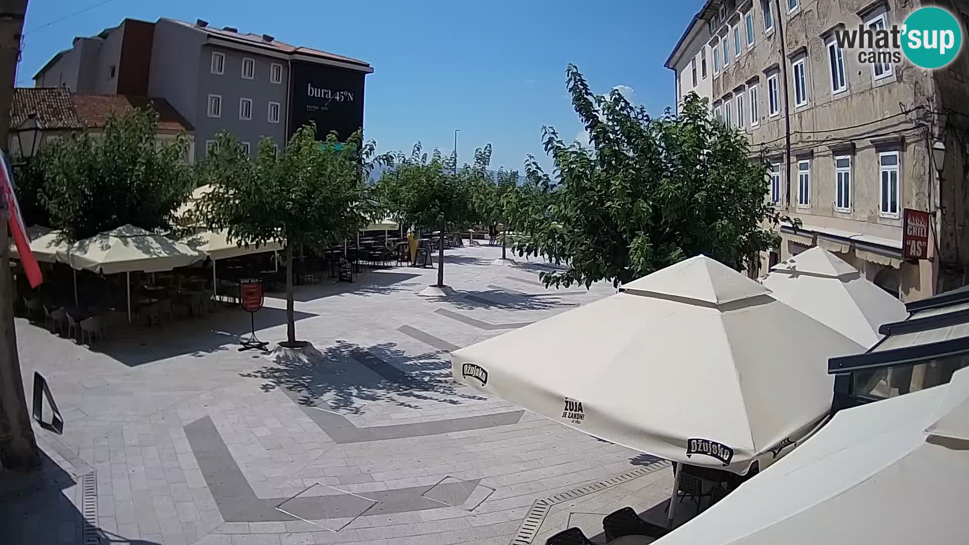 Centar grada Senja – Pavlinski trg – web kamere Dalmacija