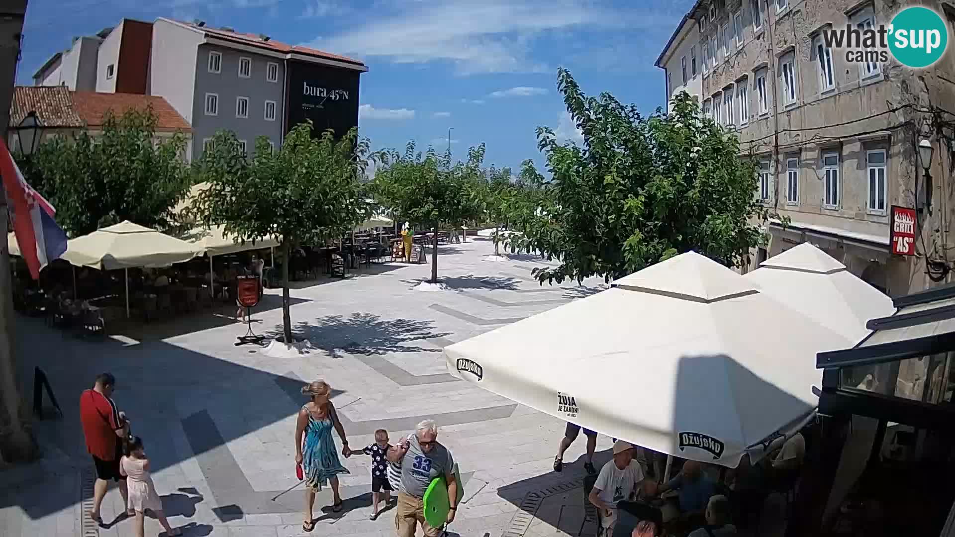 Centar grada Senja – Pavlinski trg – web kamere Dalmacija