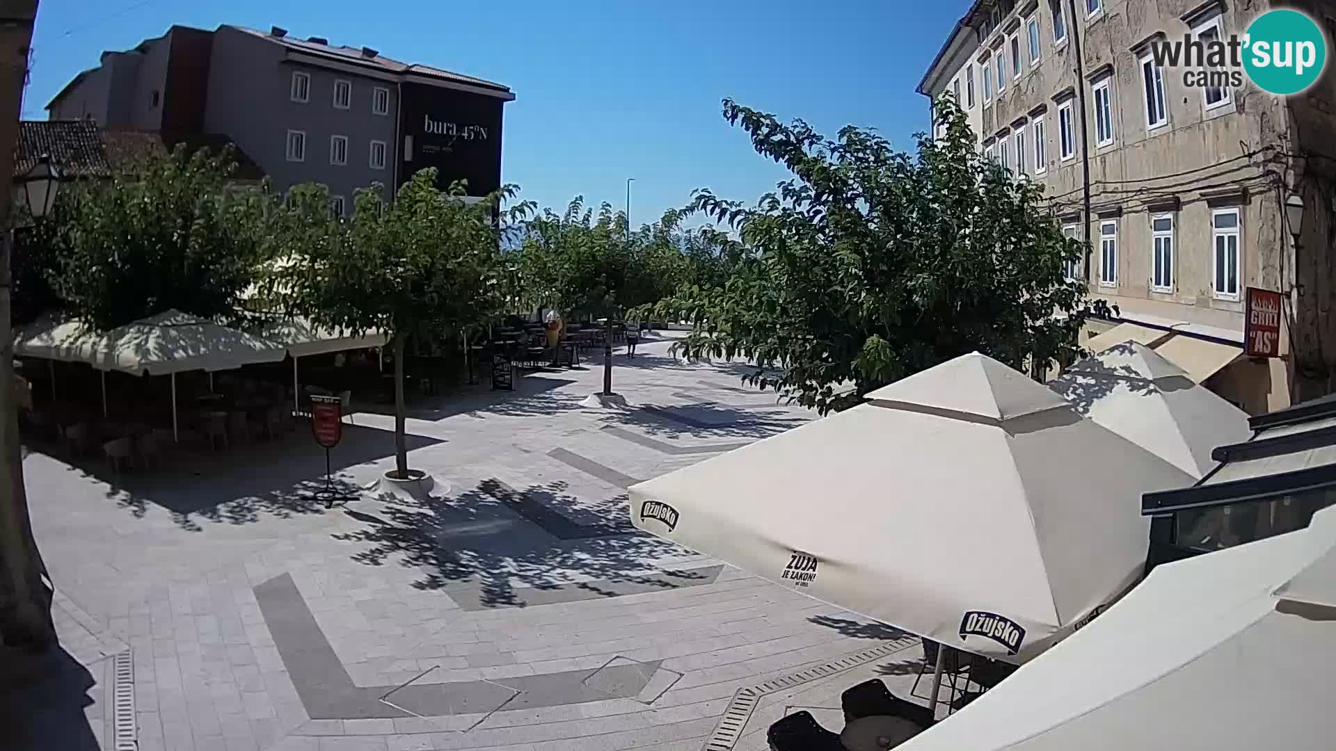 Centar grada Senja – Pavlinski trg – web kamere Dalmacija