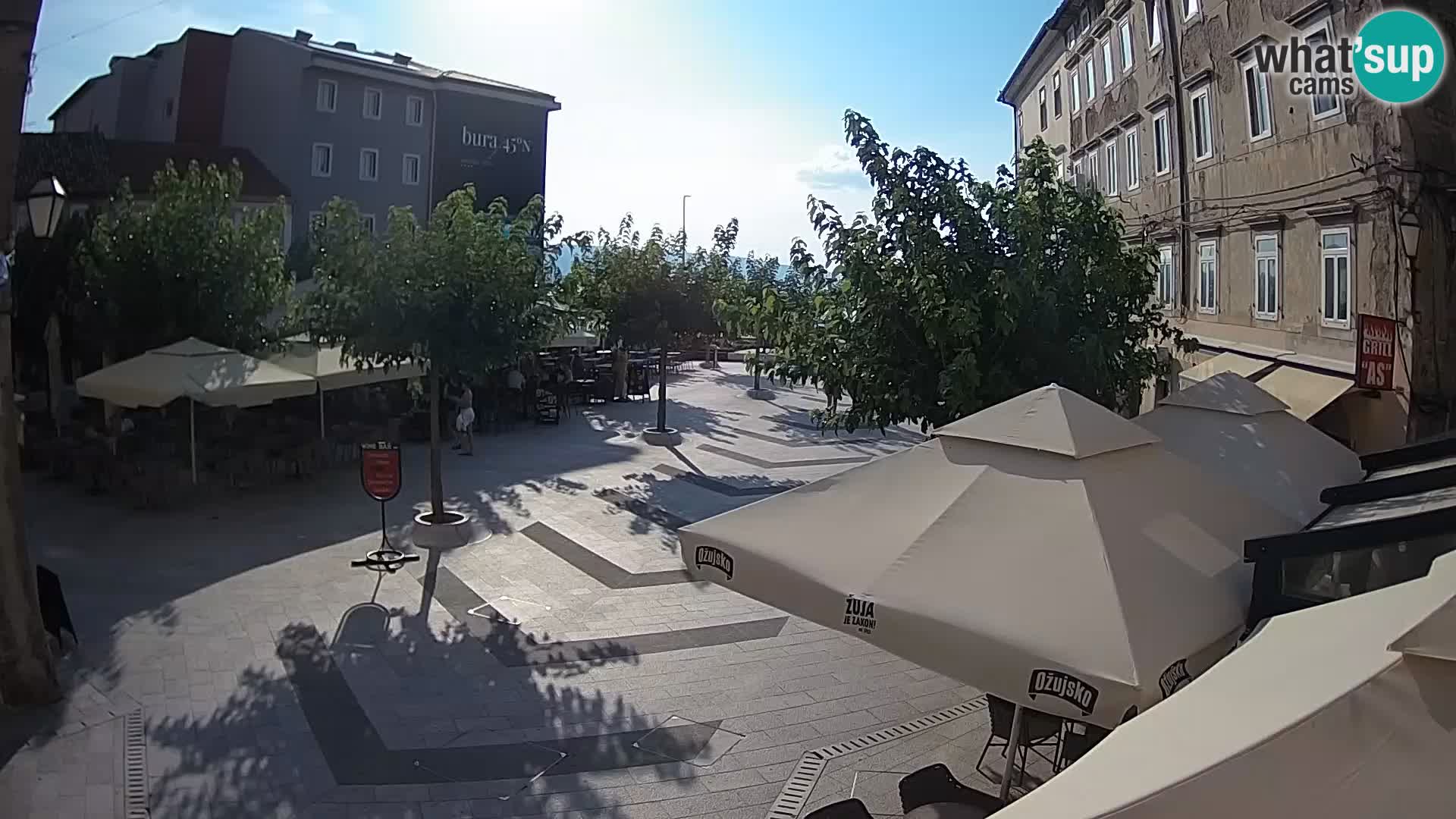 Centar grada Senja – Pavlinski trg – web kamere Dalmacija