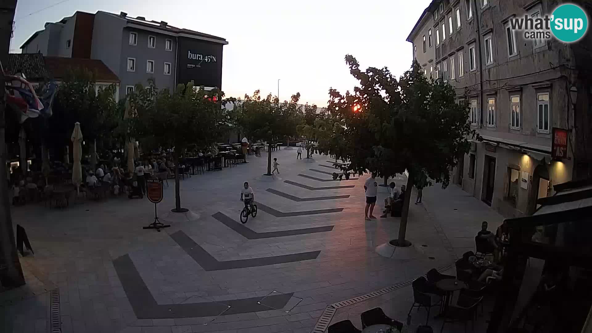 Center mesta Senj – Pavlinski trg – spletne kamere Dalmacija