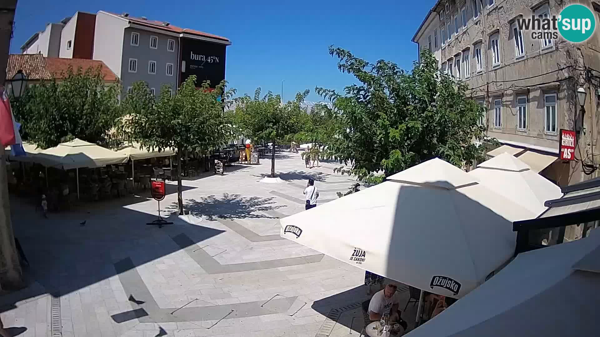 Centar grada Senja – Pavlinski trg – web kamere Dalmacija