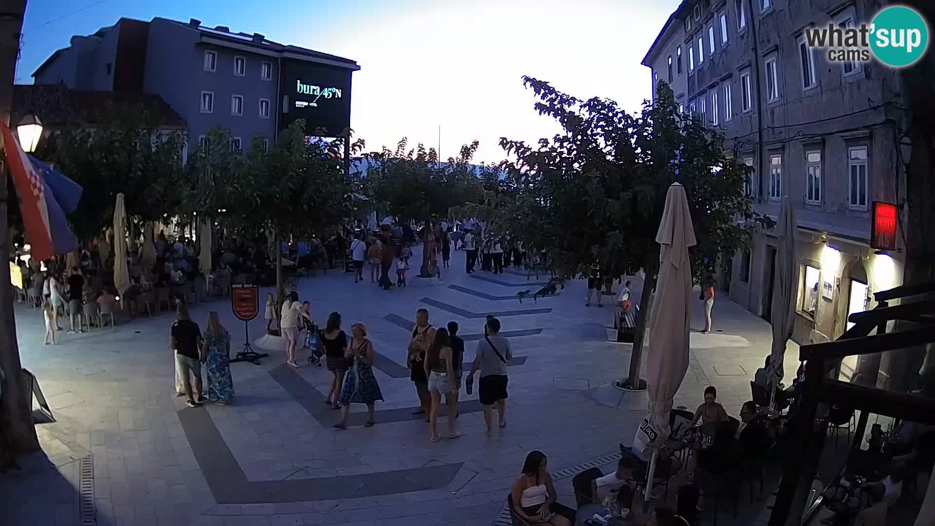 Centar grada Senja – Pavlinski trg – web kamere Dalmacija