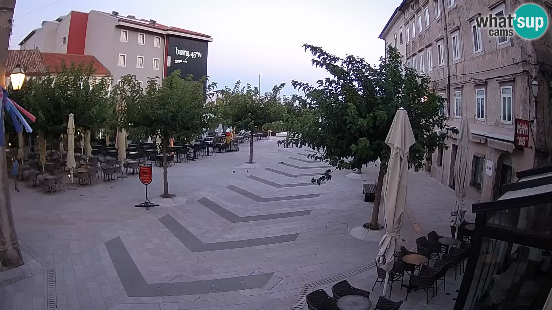 Centar grada Senja – Pavlinski trg – web kamere Dalmacija
