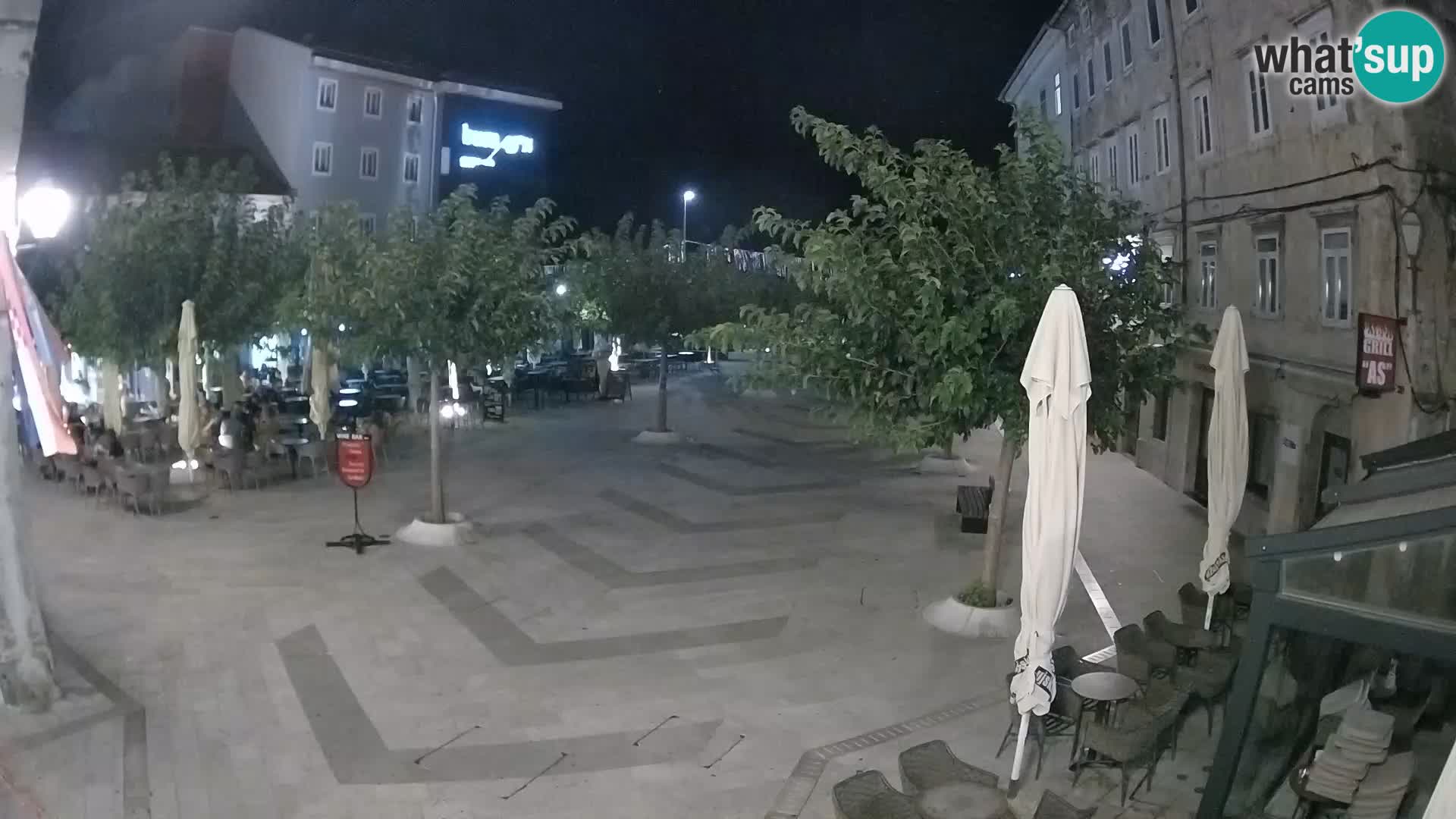 Centar grada Senja – Pavlinski trg – web kamere Dalmacija