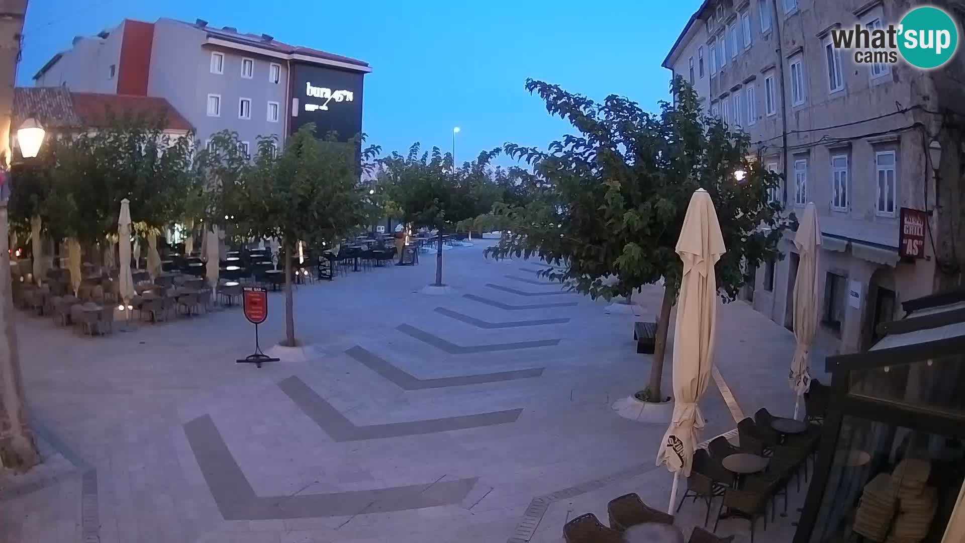 Centar grada Senja – Pavlinski trg – web kamere Dalmacija