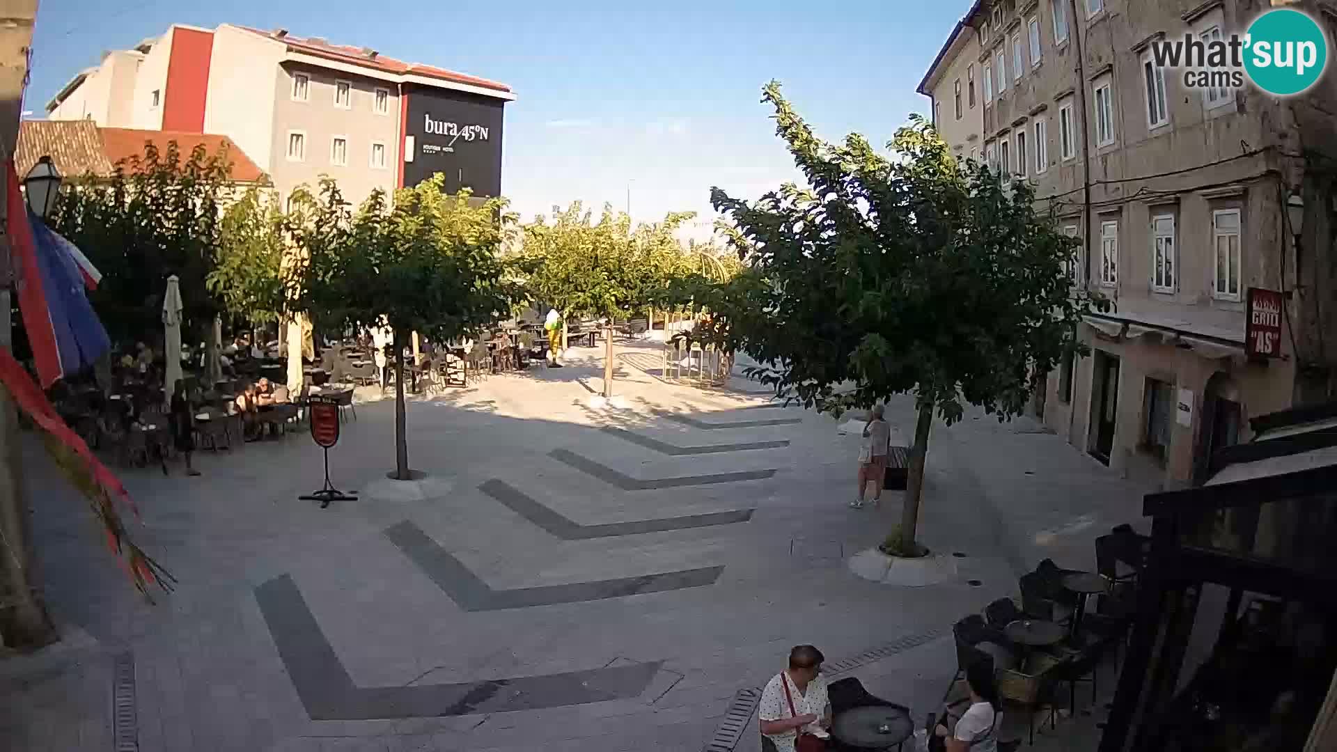 Centar grada Senja – Pavlinski trg – web kamere Dalmacija
