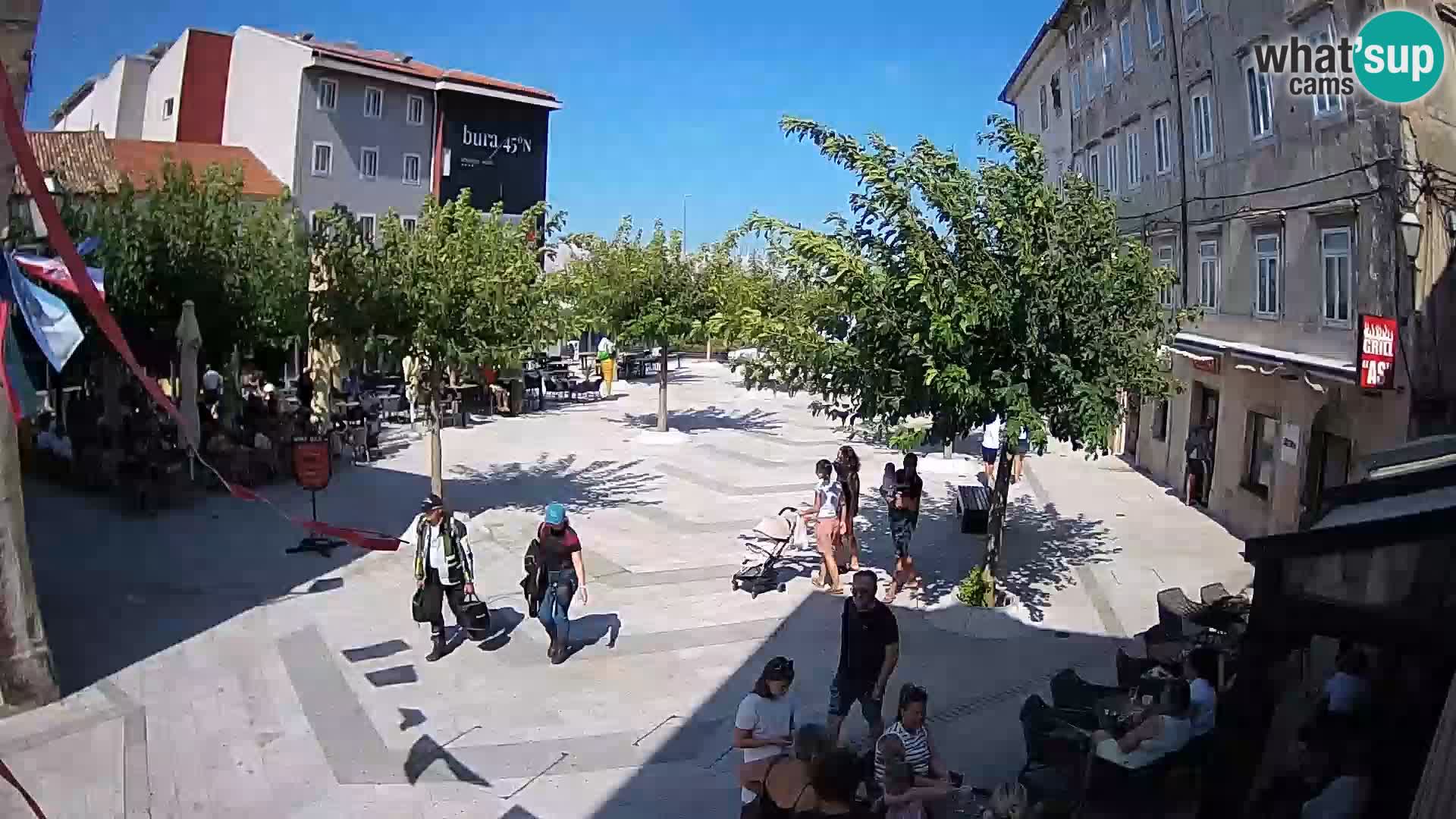 Centar grada Senja – Pavlinski trg – web kamere Dalmacija