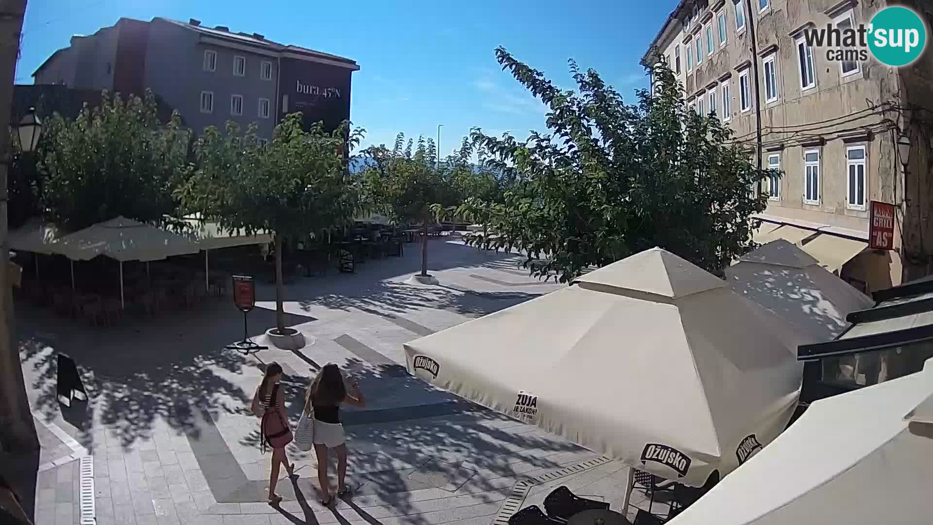 Centar grada Senja – Pavlinski trg – web kamere Dalmacija