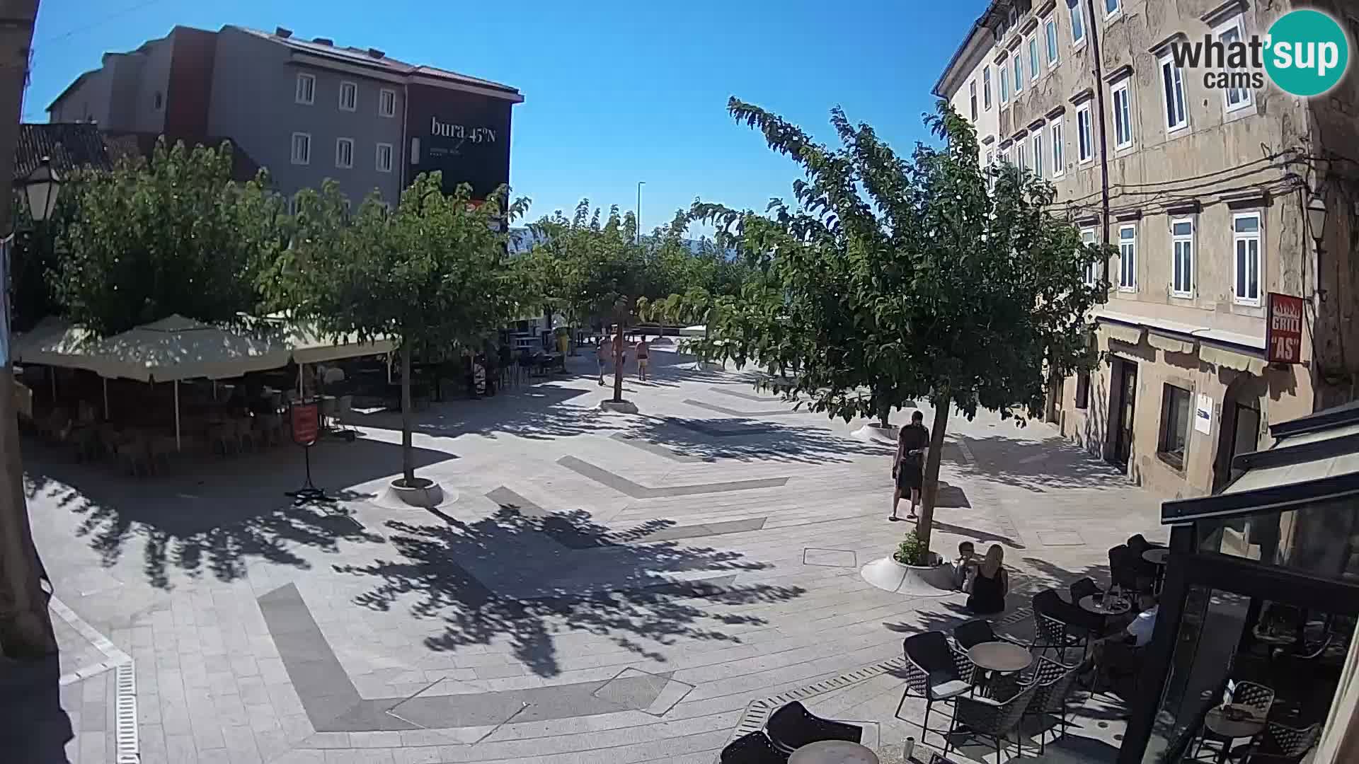 Centar grada Senja – Pavlinski trg – web kamere Dalmacija